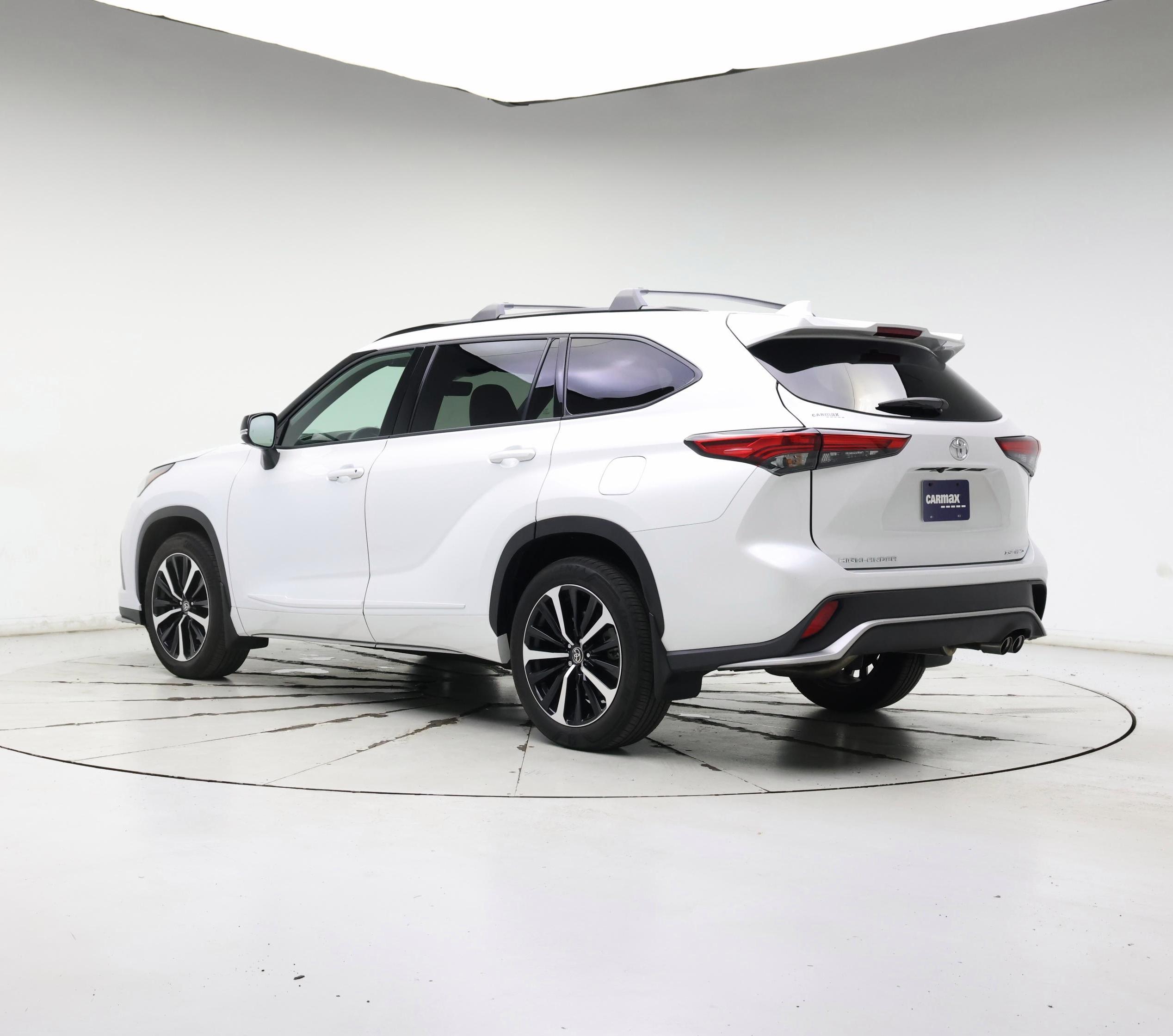 Thumbnail: 2022 Toyota Highlander - 2