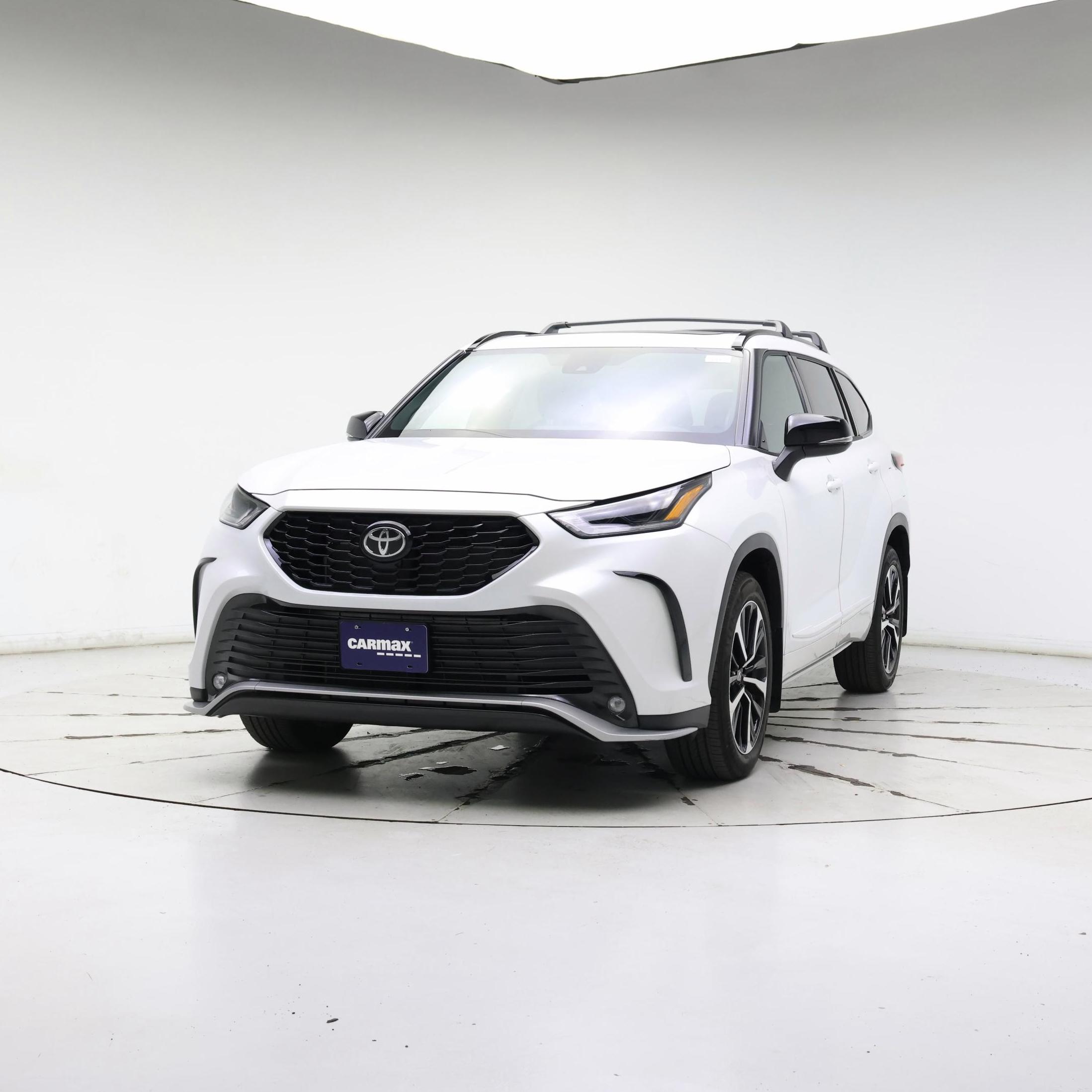 Thumbnail: 2022 Toyota Highlander - 4