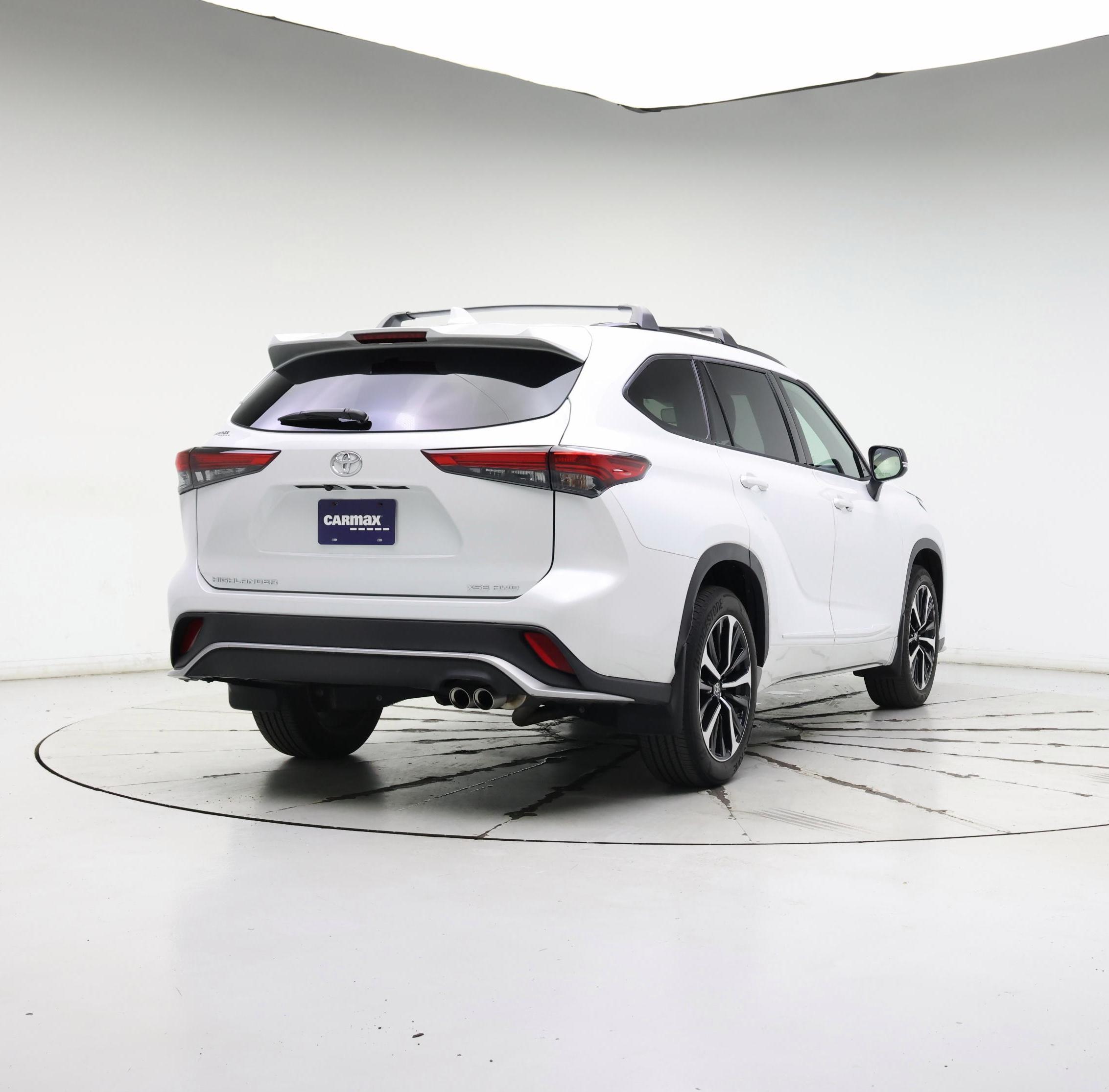 Thumbnail: 2022 Toyota Highlander - 8