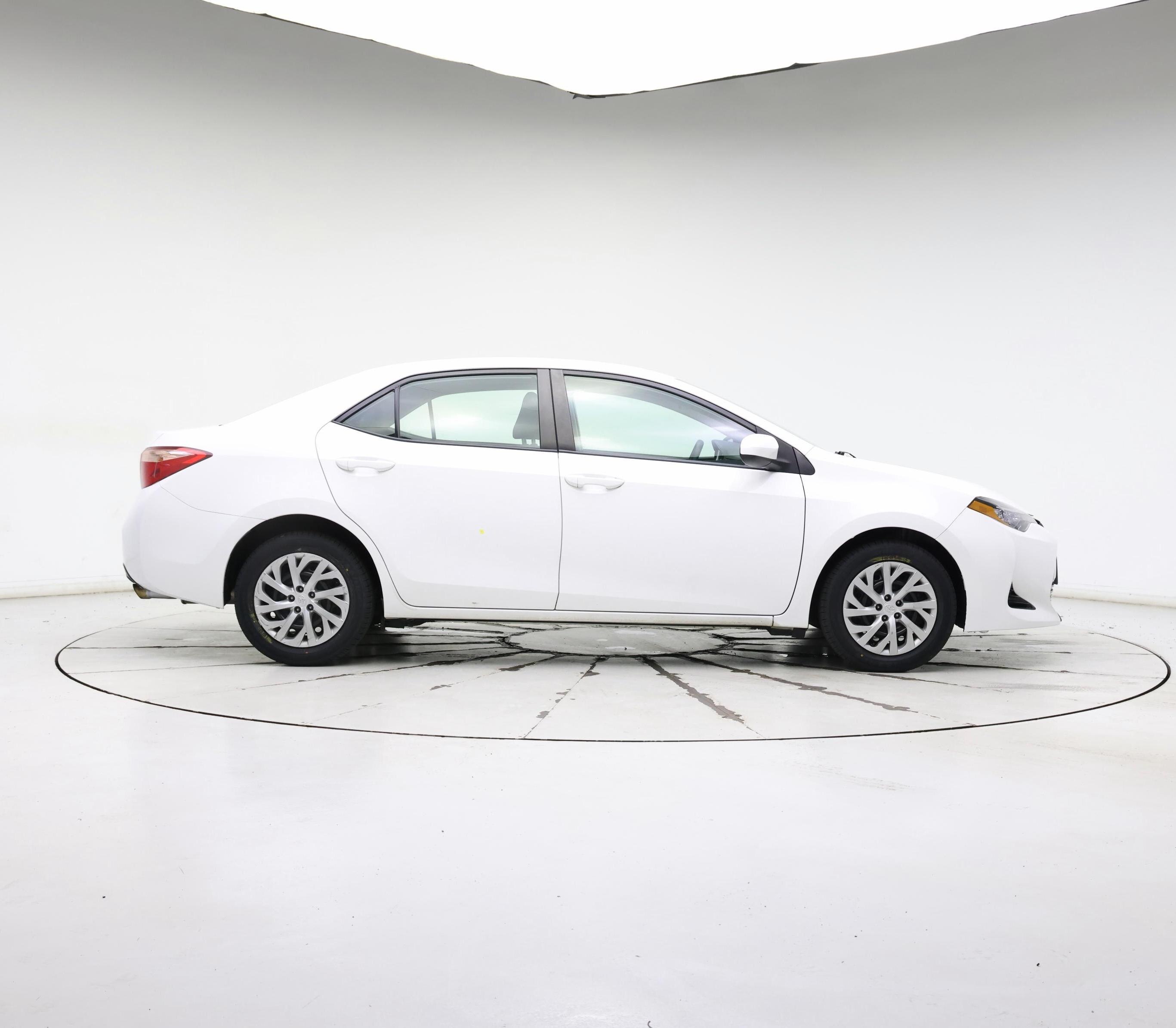 Thumbnail: 2018 Toyota Corolla - 7