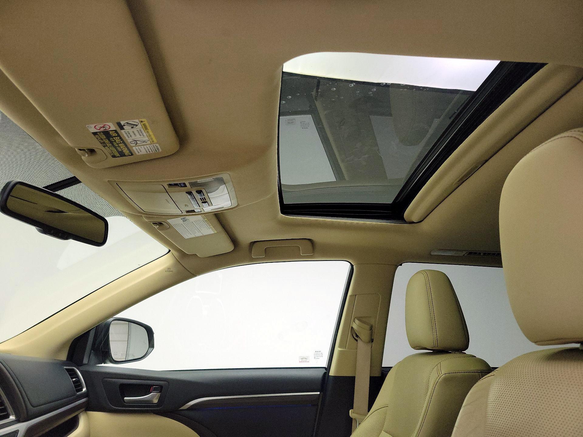 Thumbnail: 2014 Toyota Highlander - 19