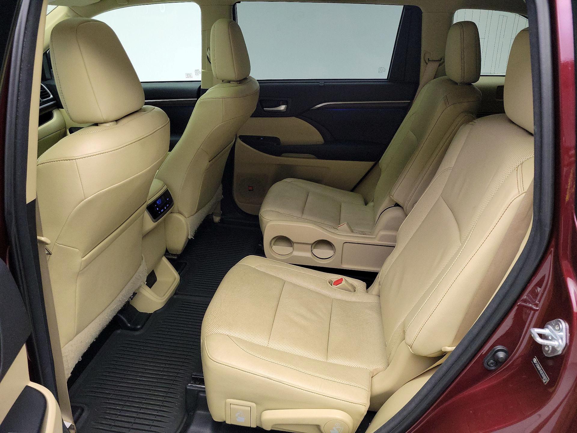 Thumbnail: 2014 Toyota Highlander - 20