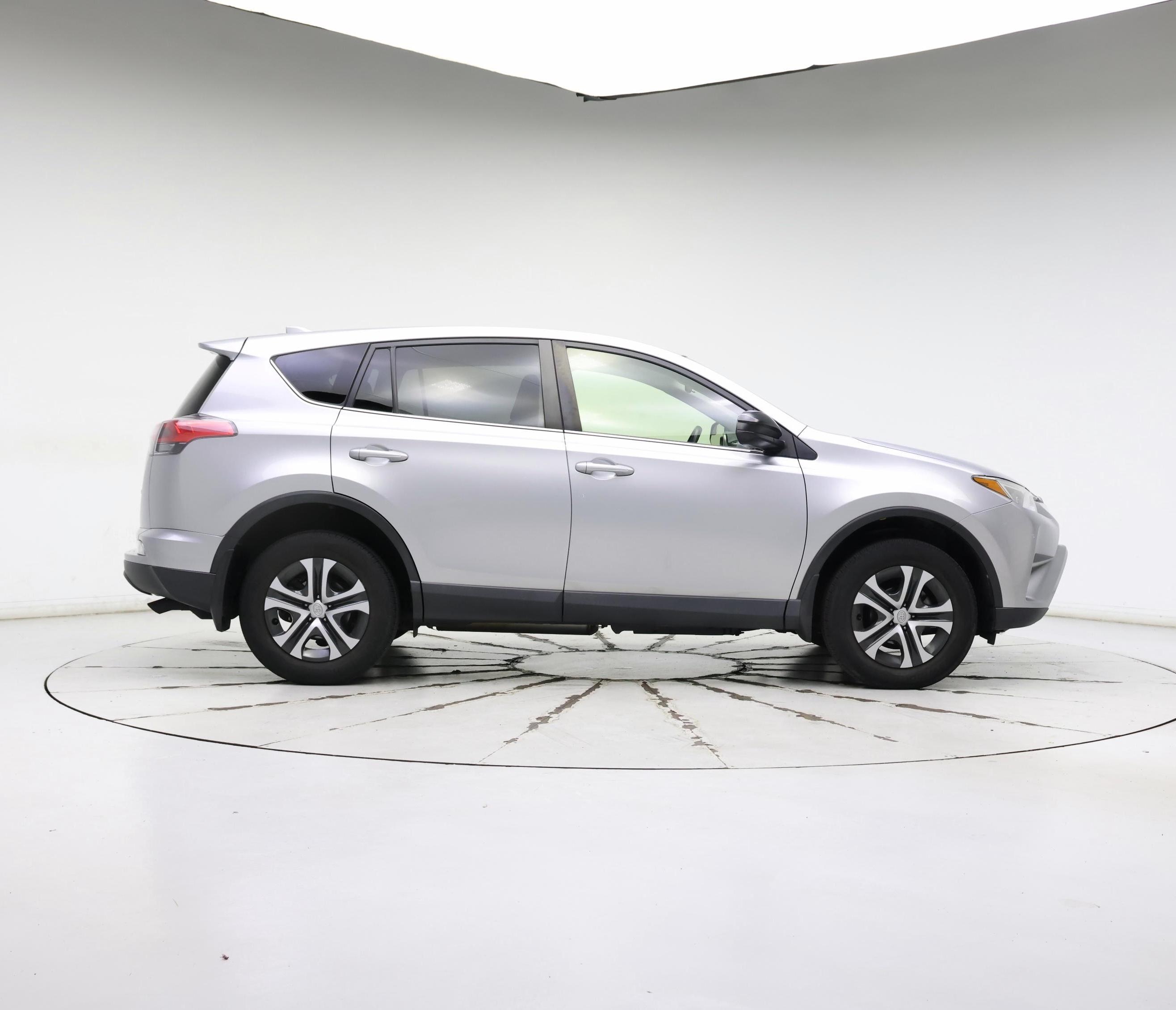 Thumbnail: 2018 Toyota RAV4 - 7