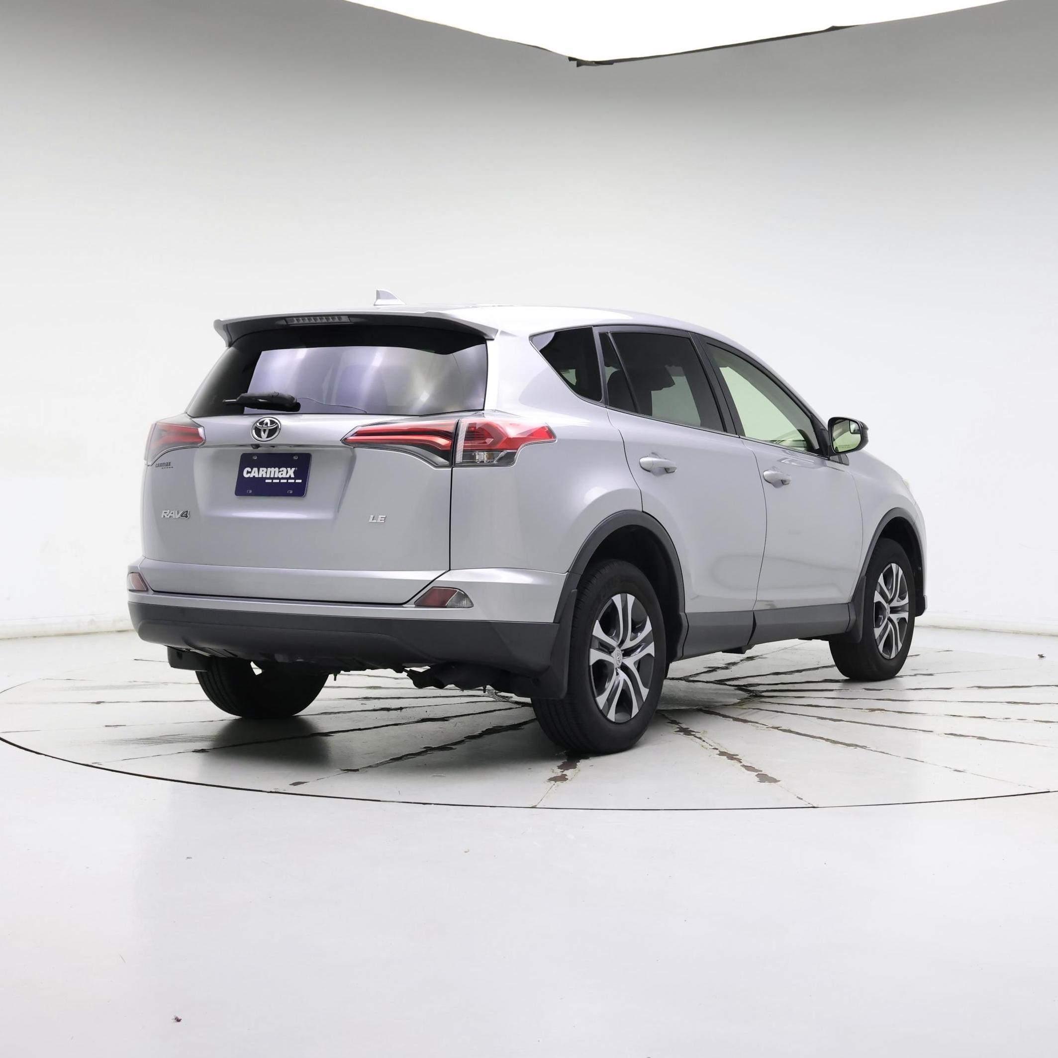 Thumbnail: 2018 Toyota RAV4 - 8