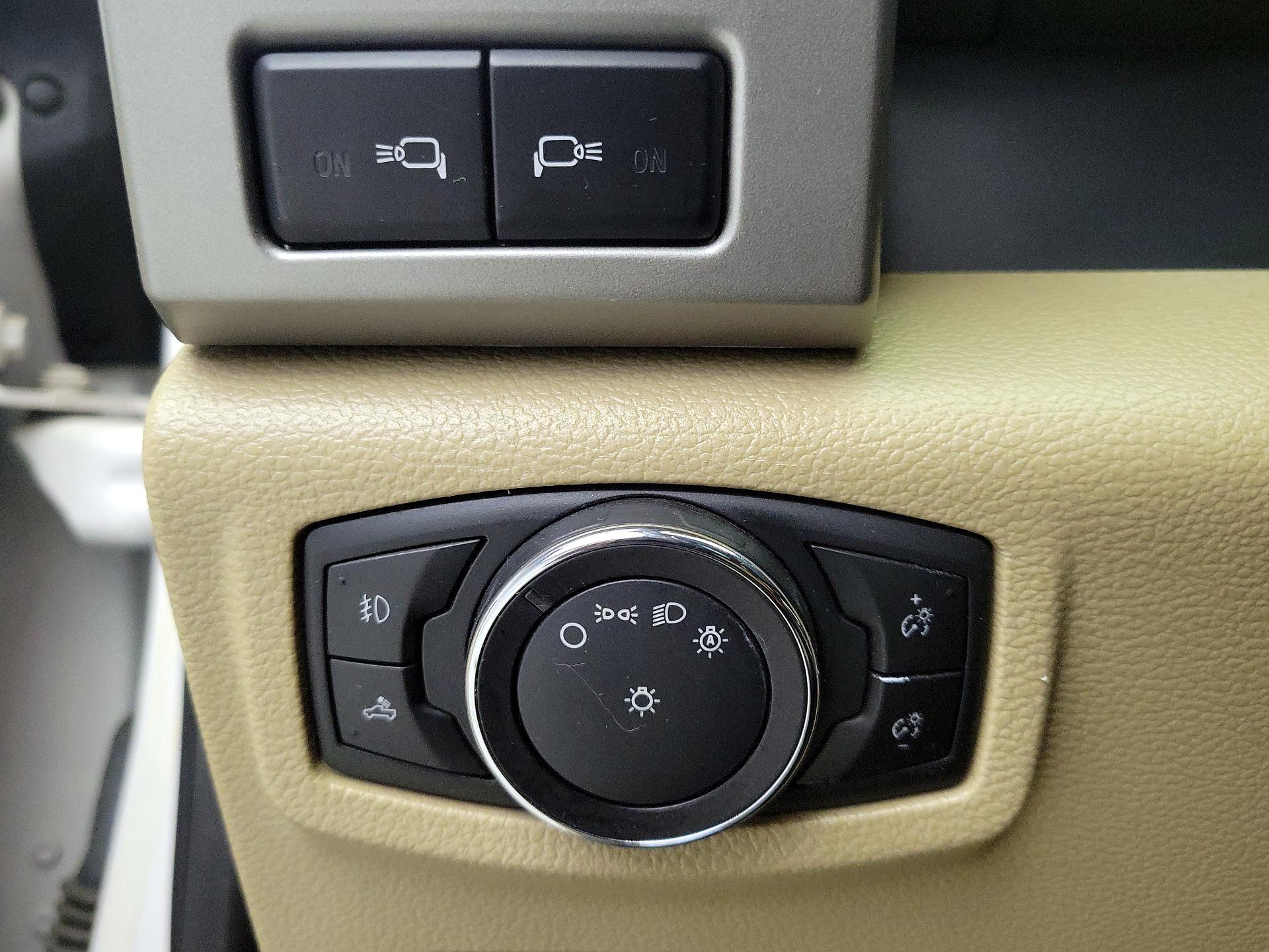 Thumbnail: 2016 Ford F-150 - 13
