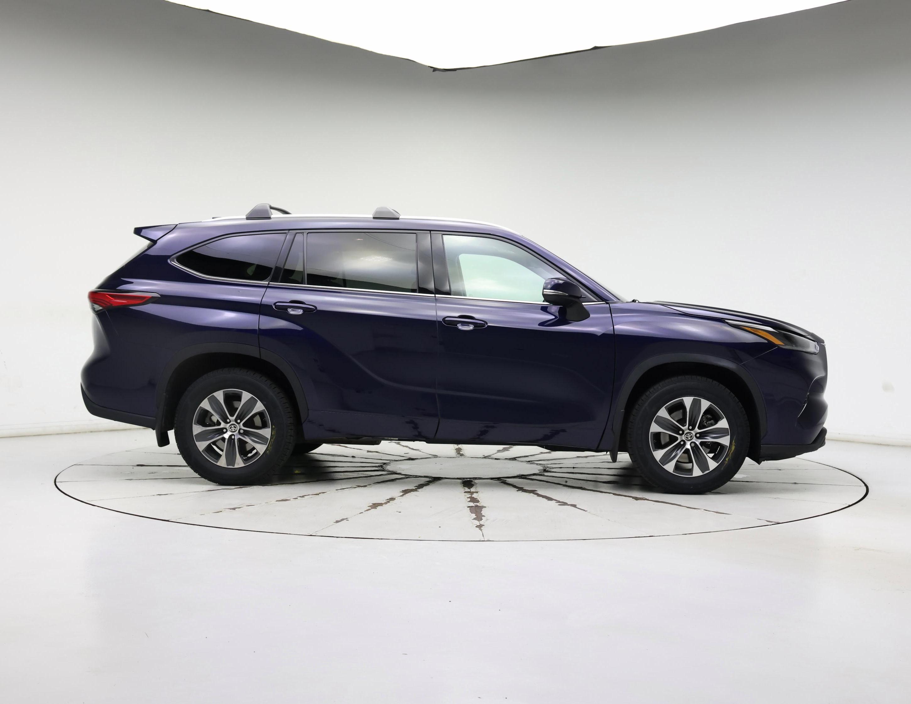 Thumbnail: 2021 Toyota Highlander - 7