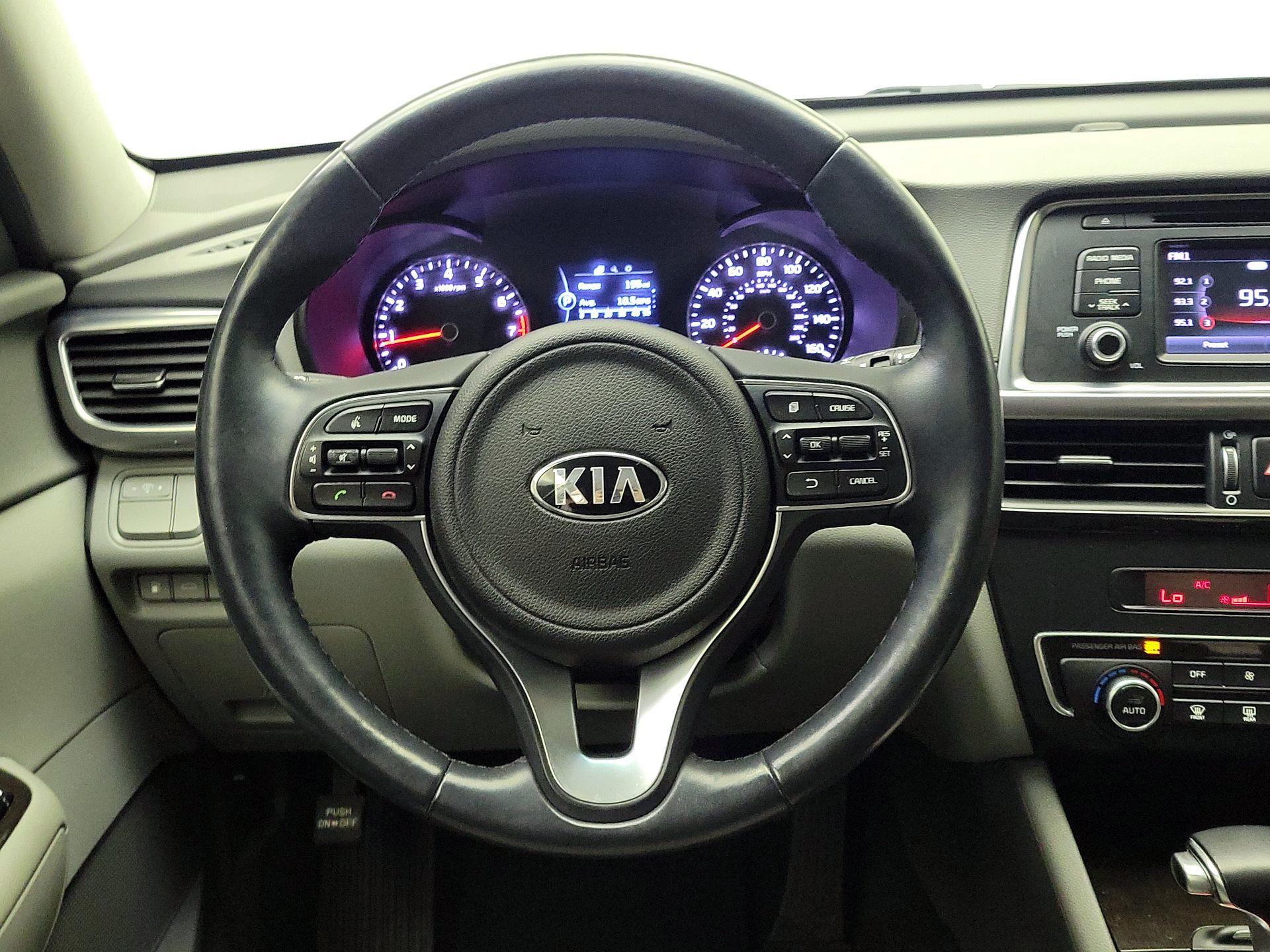 Thumbnail: 2016 Kia Optima - 10