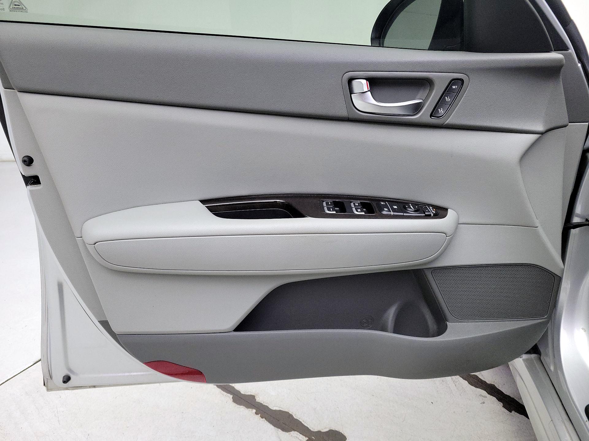 Thumbnail: 2016 Kia Optima - 12