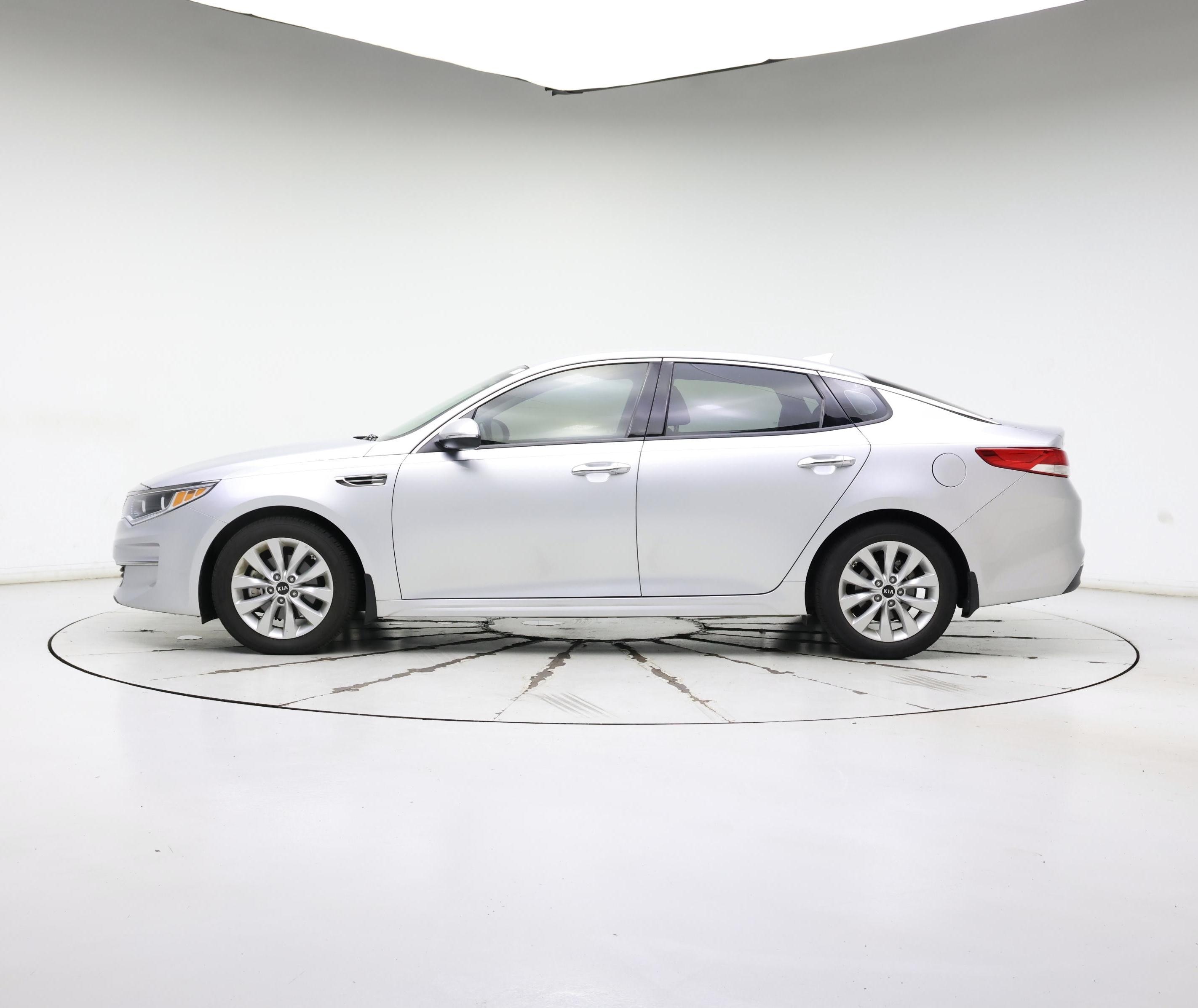 Thumbnail: 2016 Kia Optima - 3
