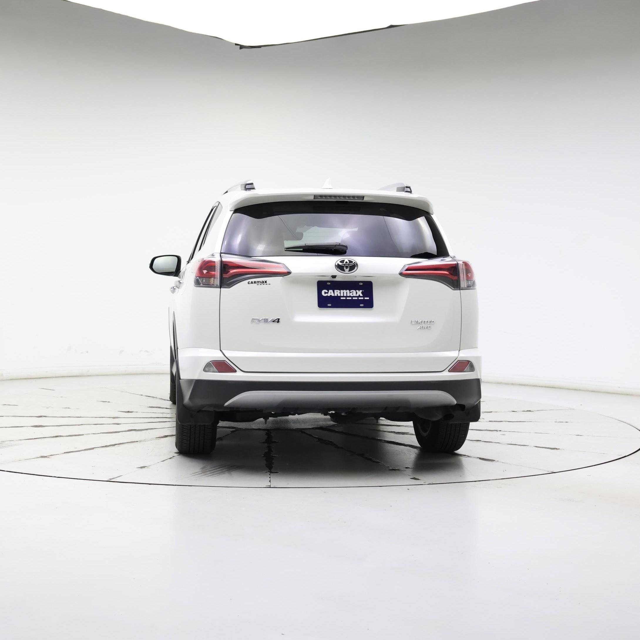 Thumbnail: 2018 Toyota RAV4 - 6