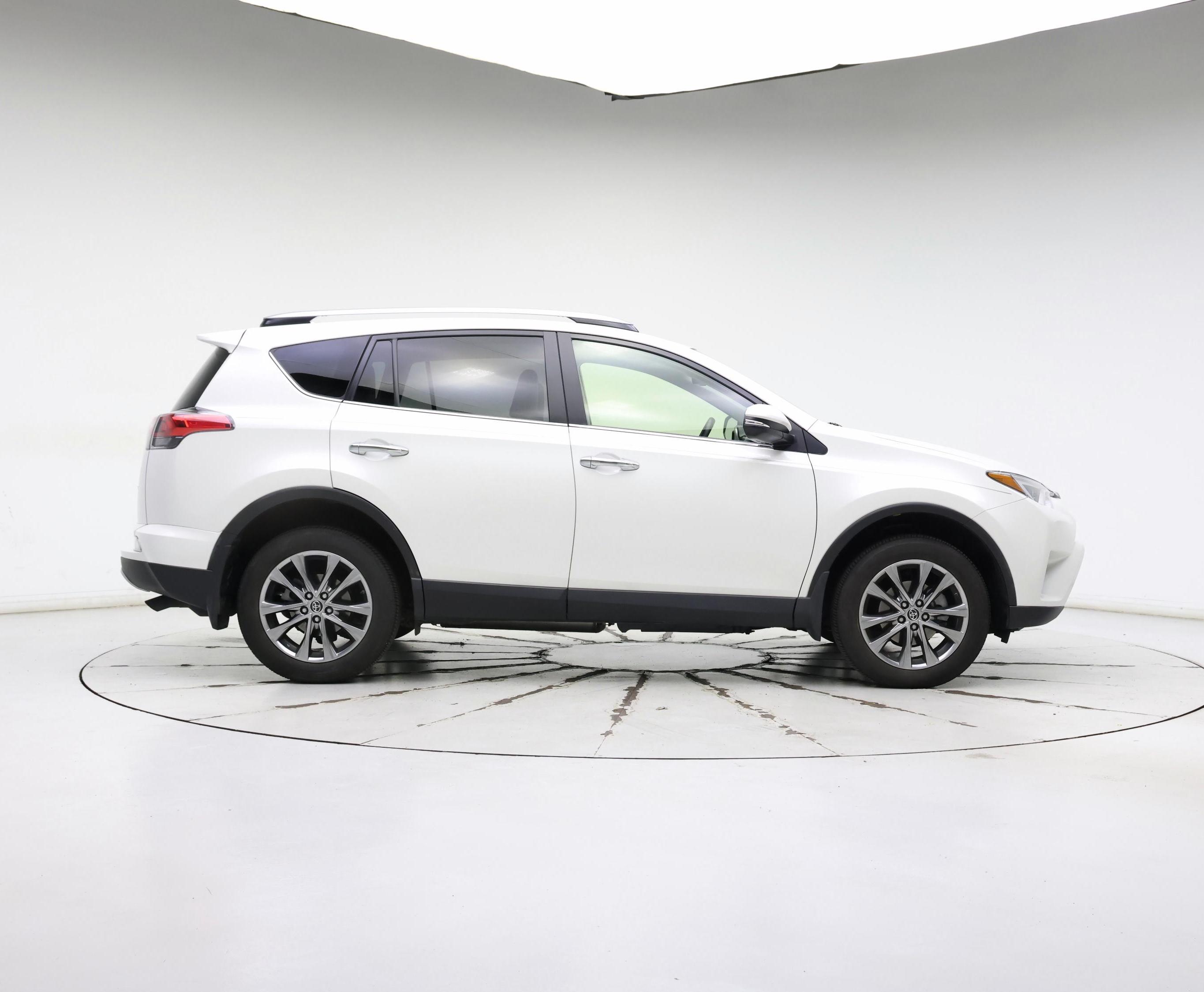 Thumbnail: 2018 Toyota RAV4 - 7