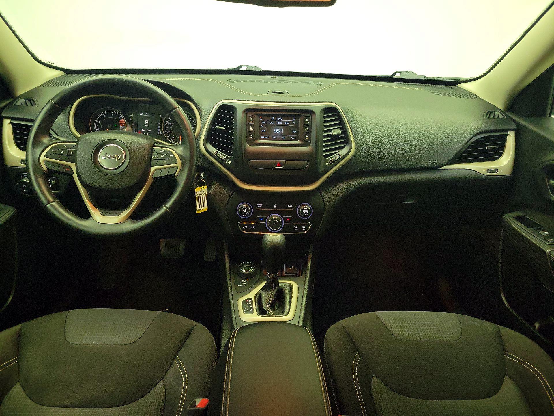 Thumbnail: 2017 Jeep Cherokee - 9