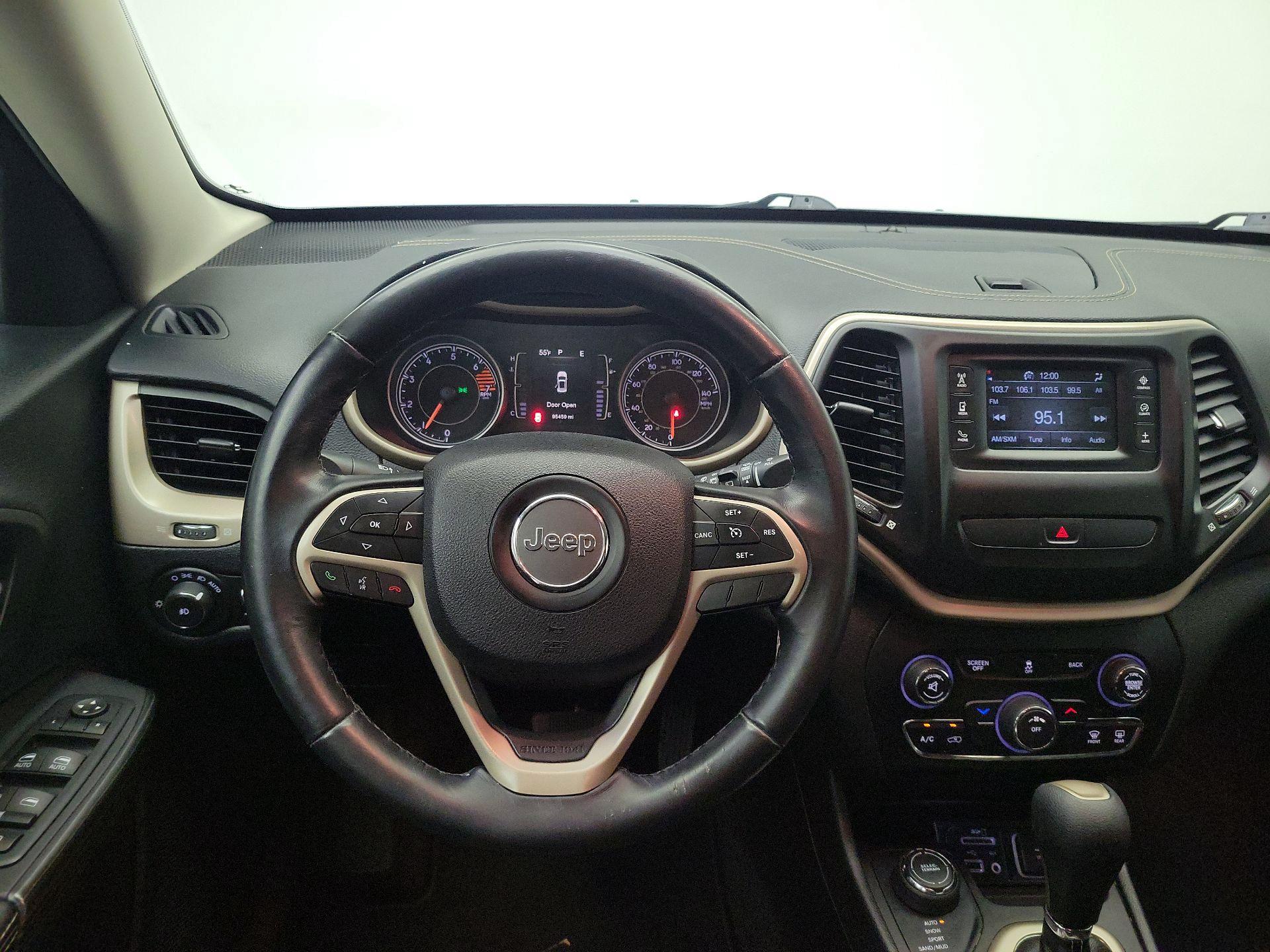 Thumbnail: 2017 Jeep Cherokee - 10