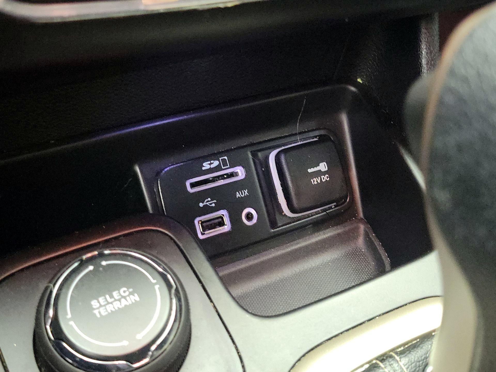 Thumbnail: 2017 Jeep Cherokee - 18