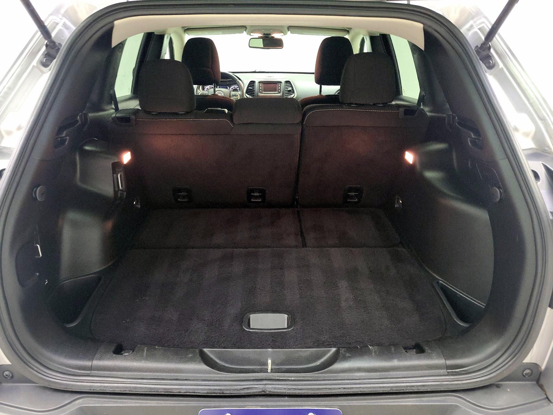 Thumbnail: 2017 Jeep Cherokee - 20