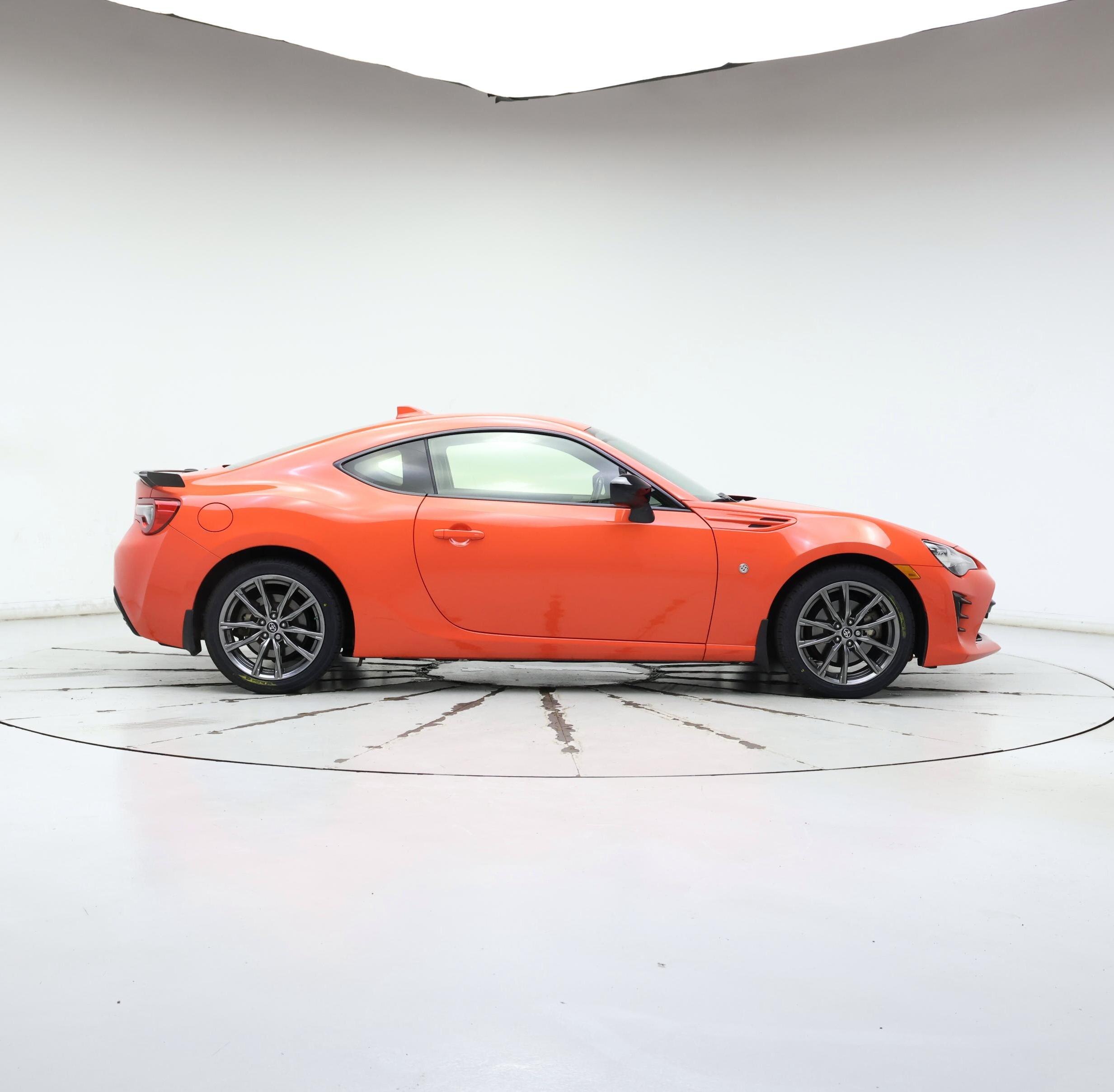 Thumbnail: 2017 Toyota 86 - 7