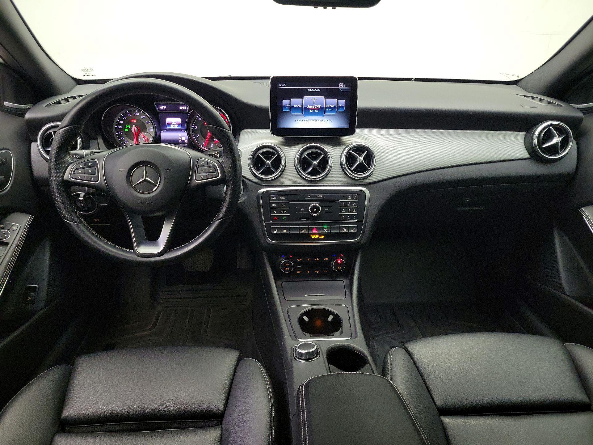 Thumbnail: 2016 Mercedes-Benz GLA - 9