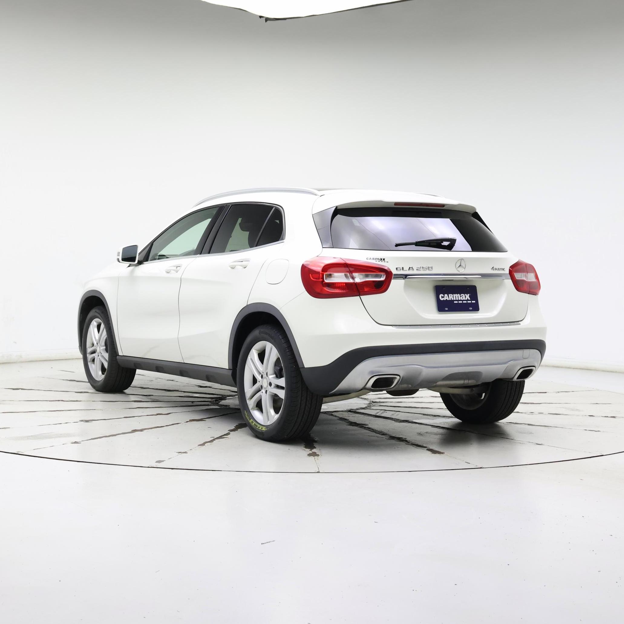 Thumbnail: 2016 Mercedes-Benz GLA - 2