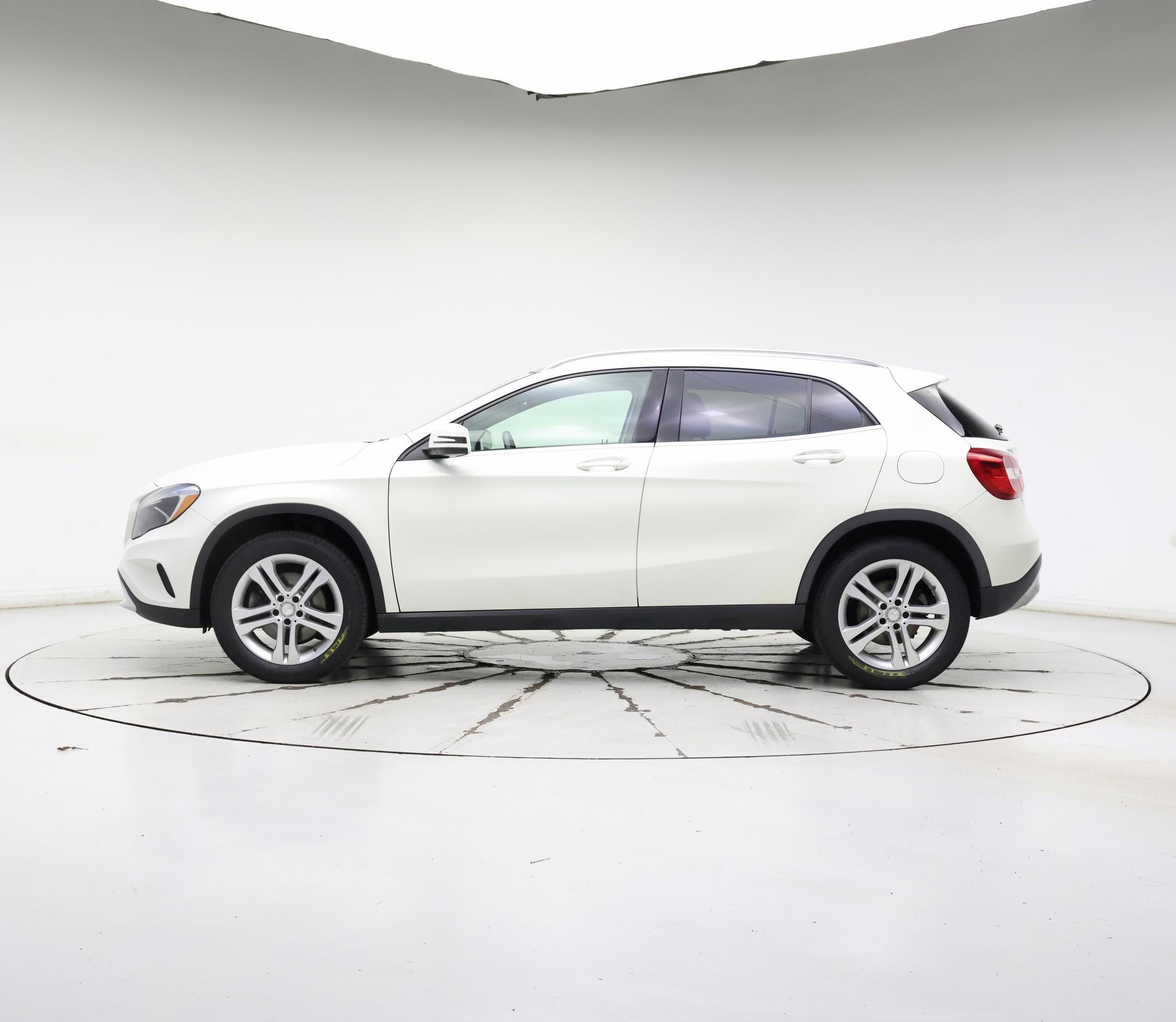 Thumbnail: 2016 Mercedes-Benz GLA - 3