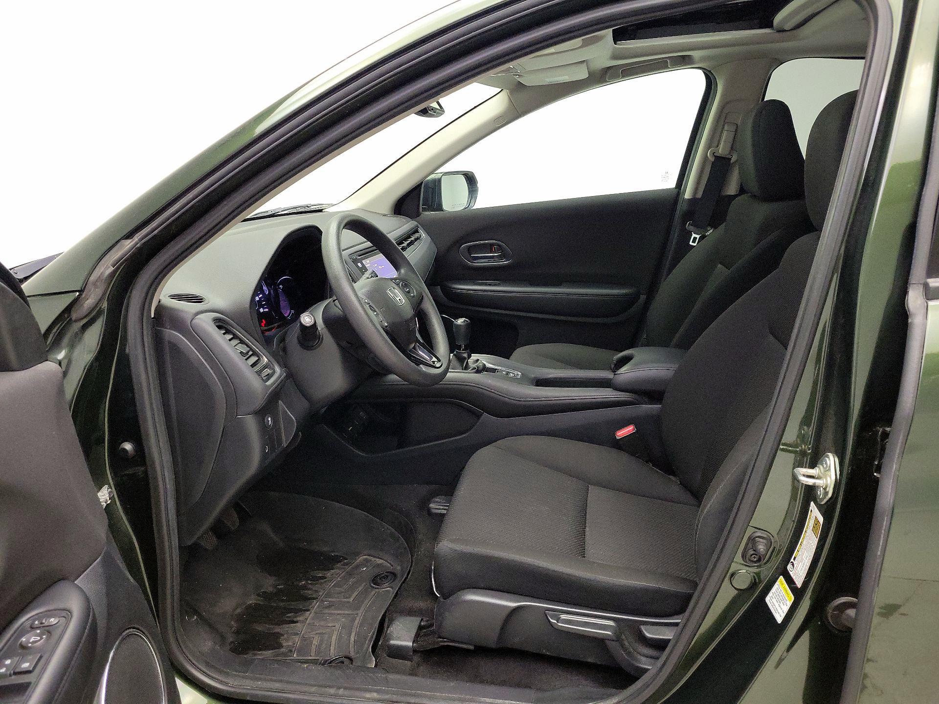 Thumbnail: 2016 Honda HR-V - 11