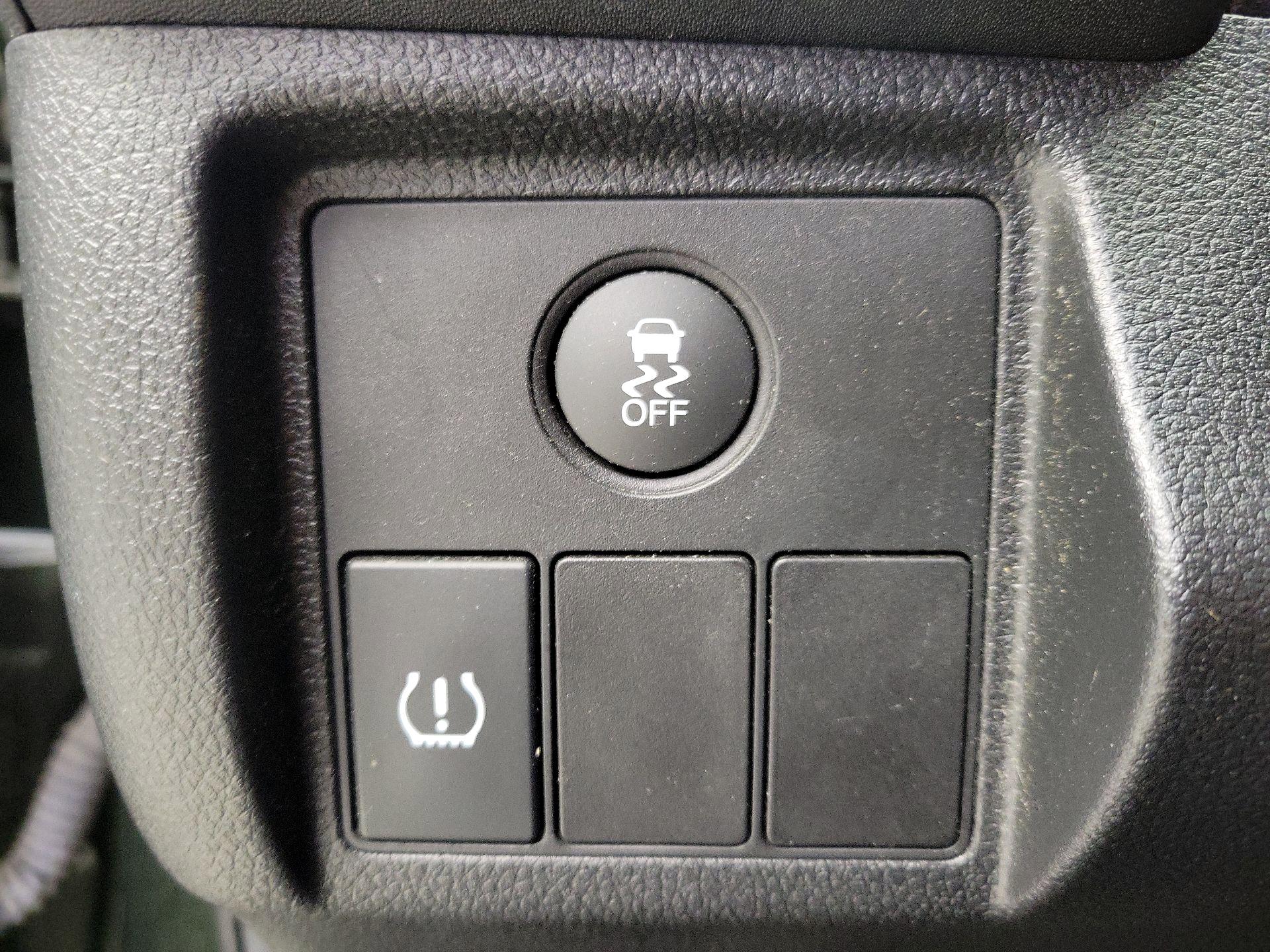 Thumbnail: 2016 Honda HR-V - 13