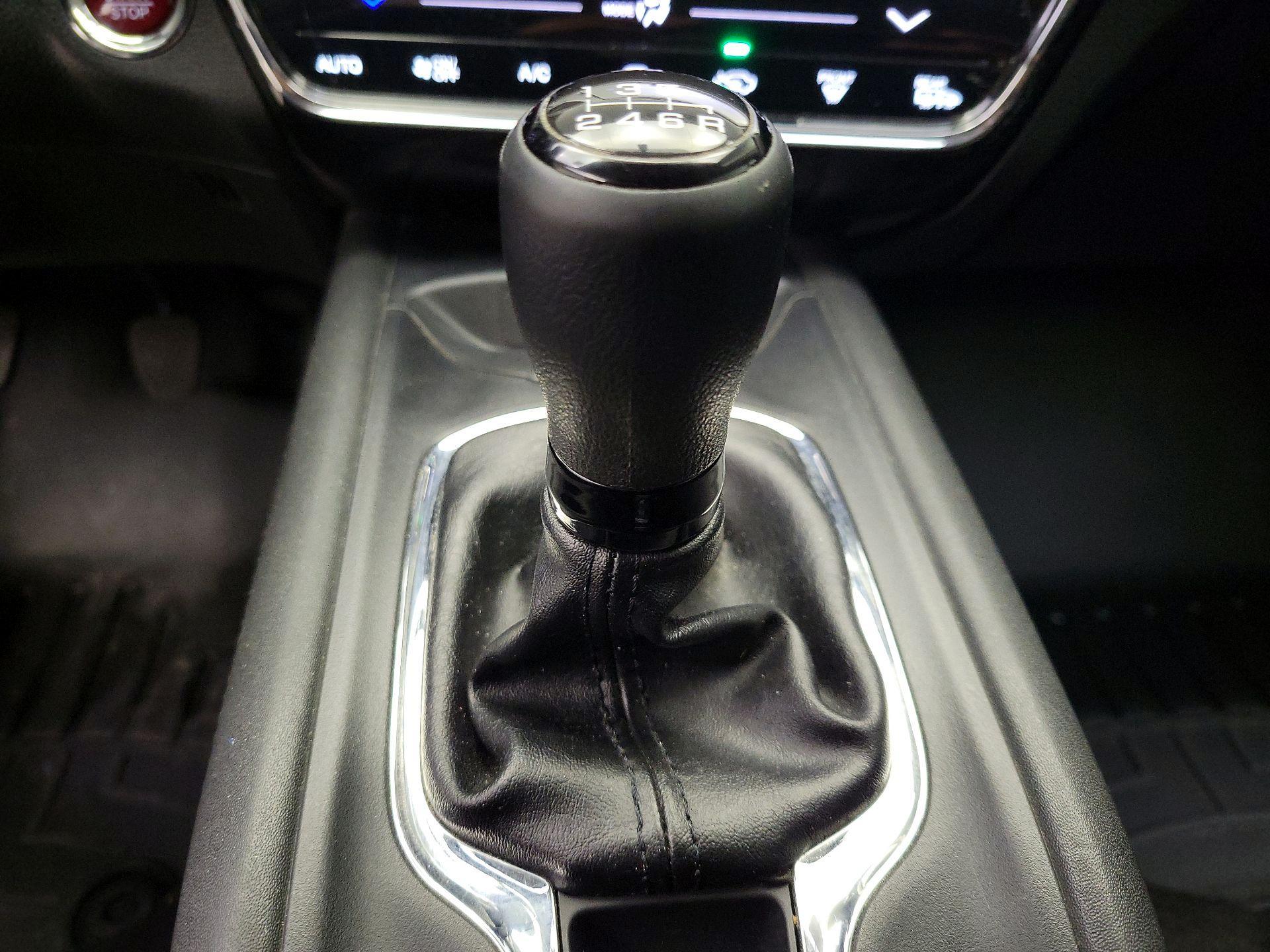 Thumbnail: 2016 Honda HR-V - 17