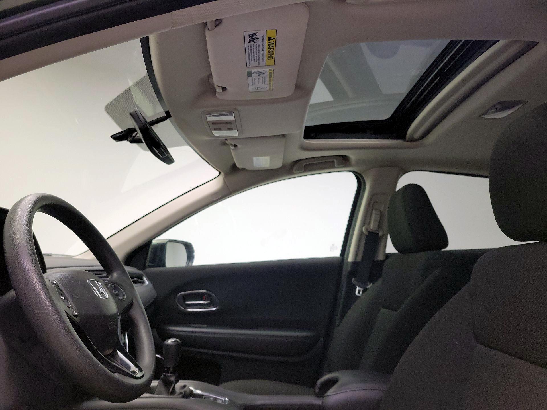 Thumbnail: 2016 Honda HR-V - 18