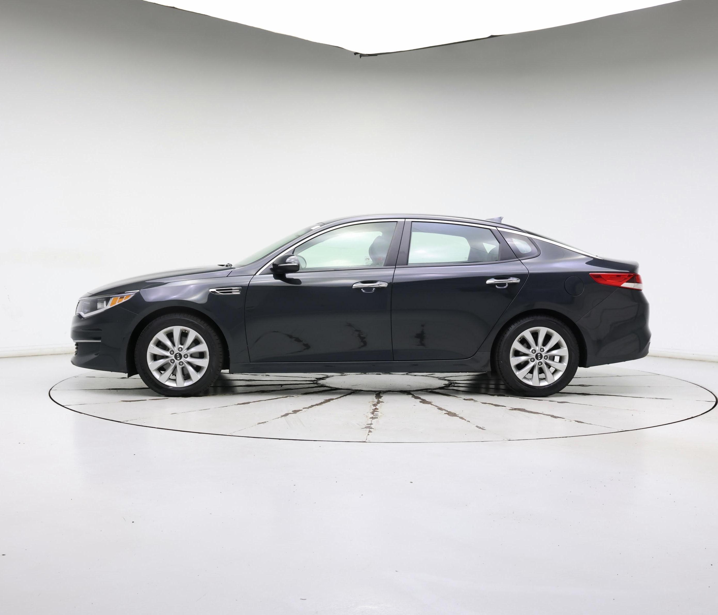 Thumbnail: 2016 Kia Optima - 3