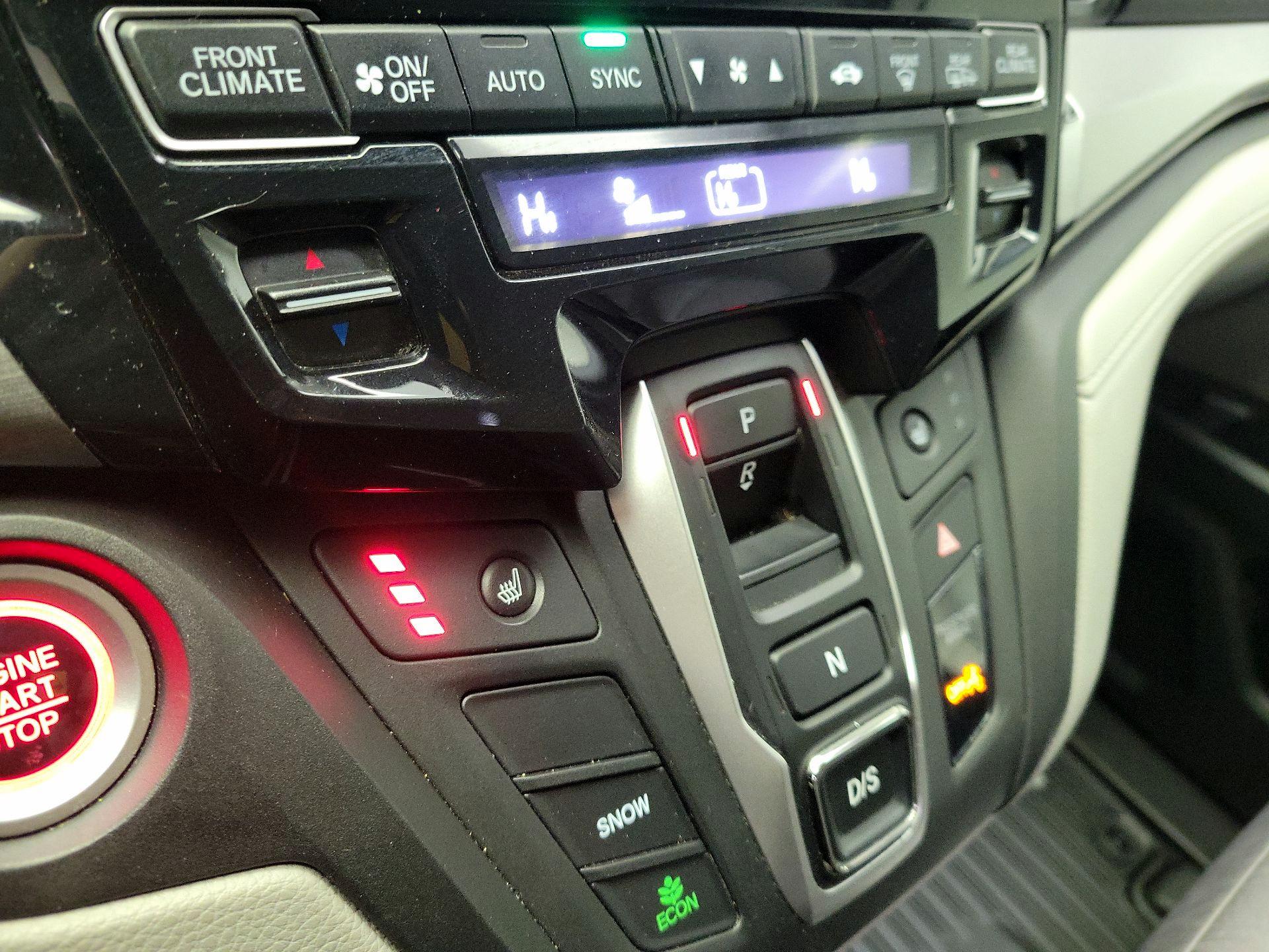 Thumbnail: 2019 Honda Odyssey - 16