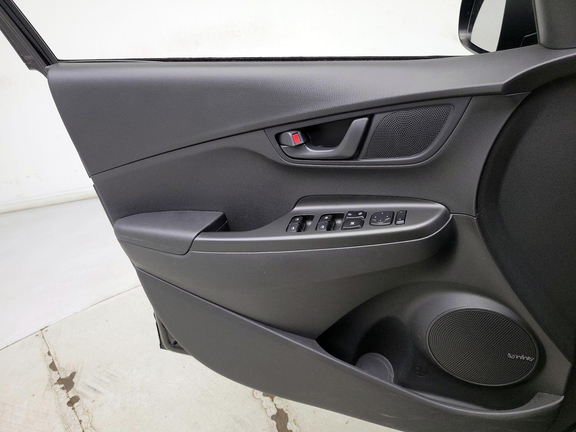 Thumbnail: 2020 Hyundai Kona - 12