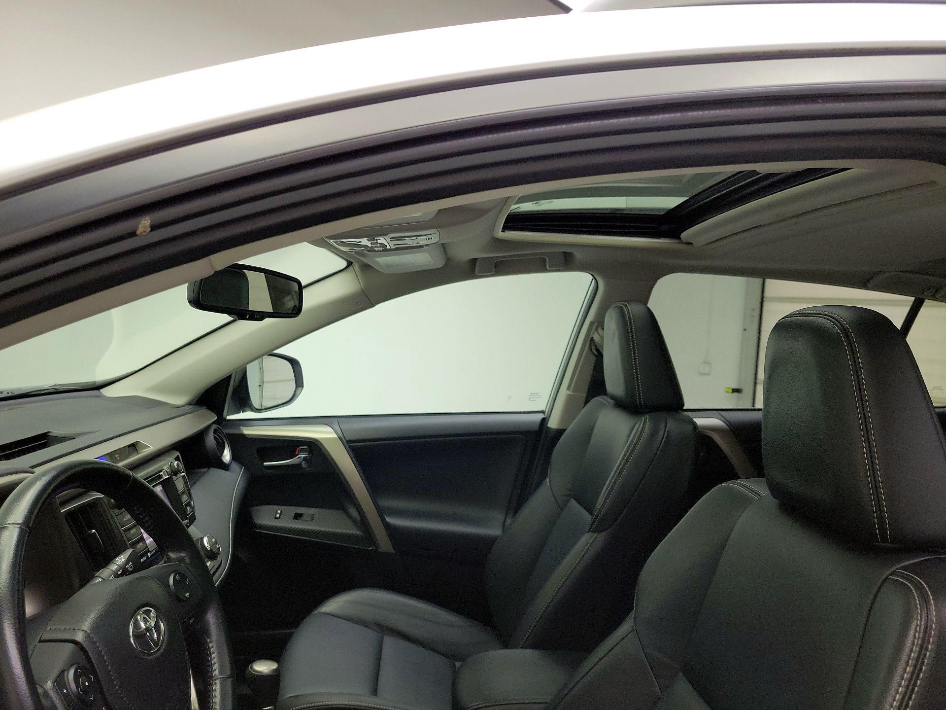 Thumbnail: 2014 Toyota RAV4 - 19
