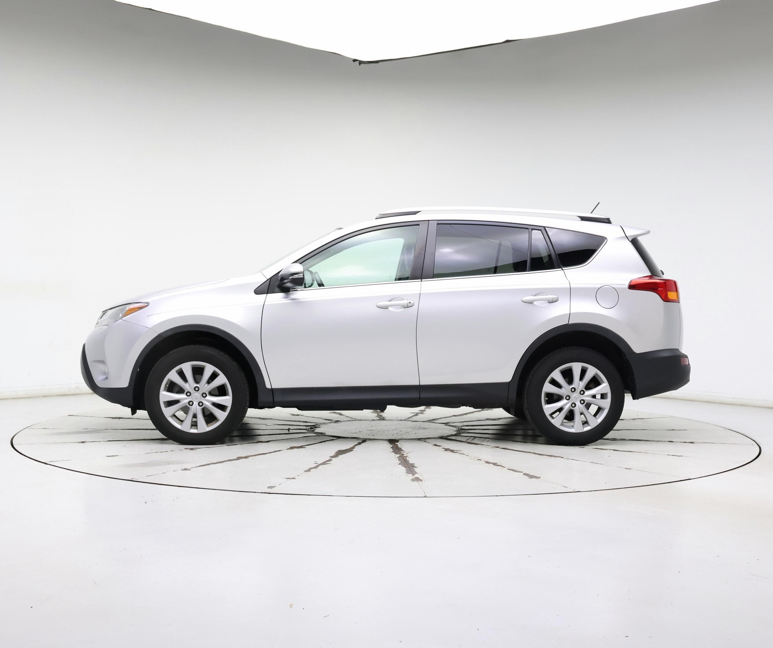 Thumbnail: 2014 Toyota RAV4 - 3