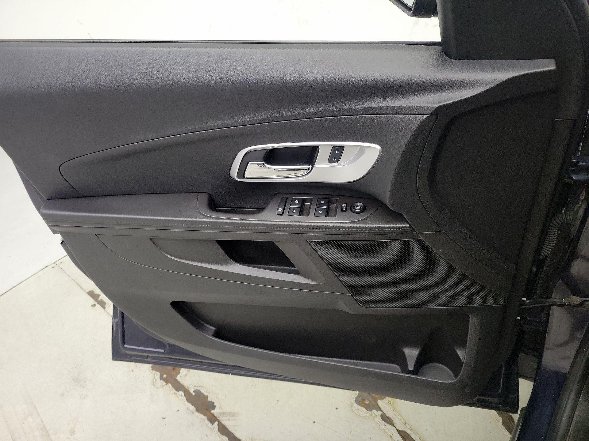 Thumbnail: 2015 Chevrolet Equinox - 12