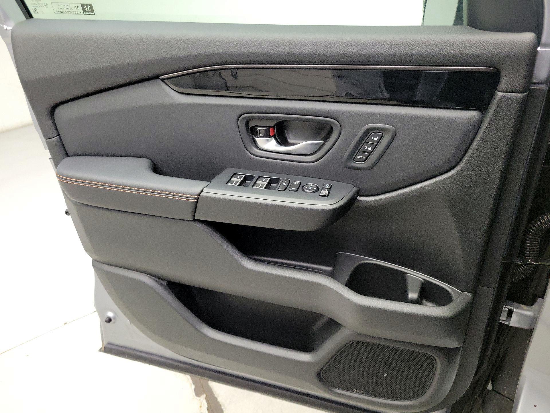 Thumbnail: 2025 Honda Pilot - 12