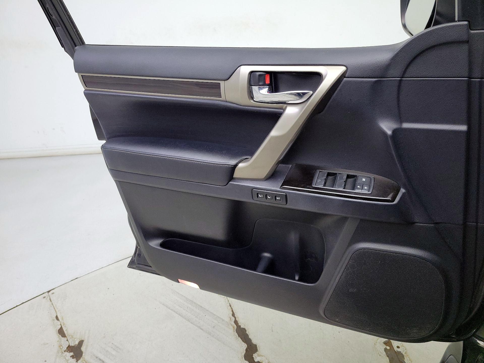 Thumbnail: 2018 Lexus GX - 12