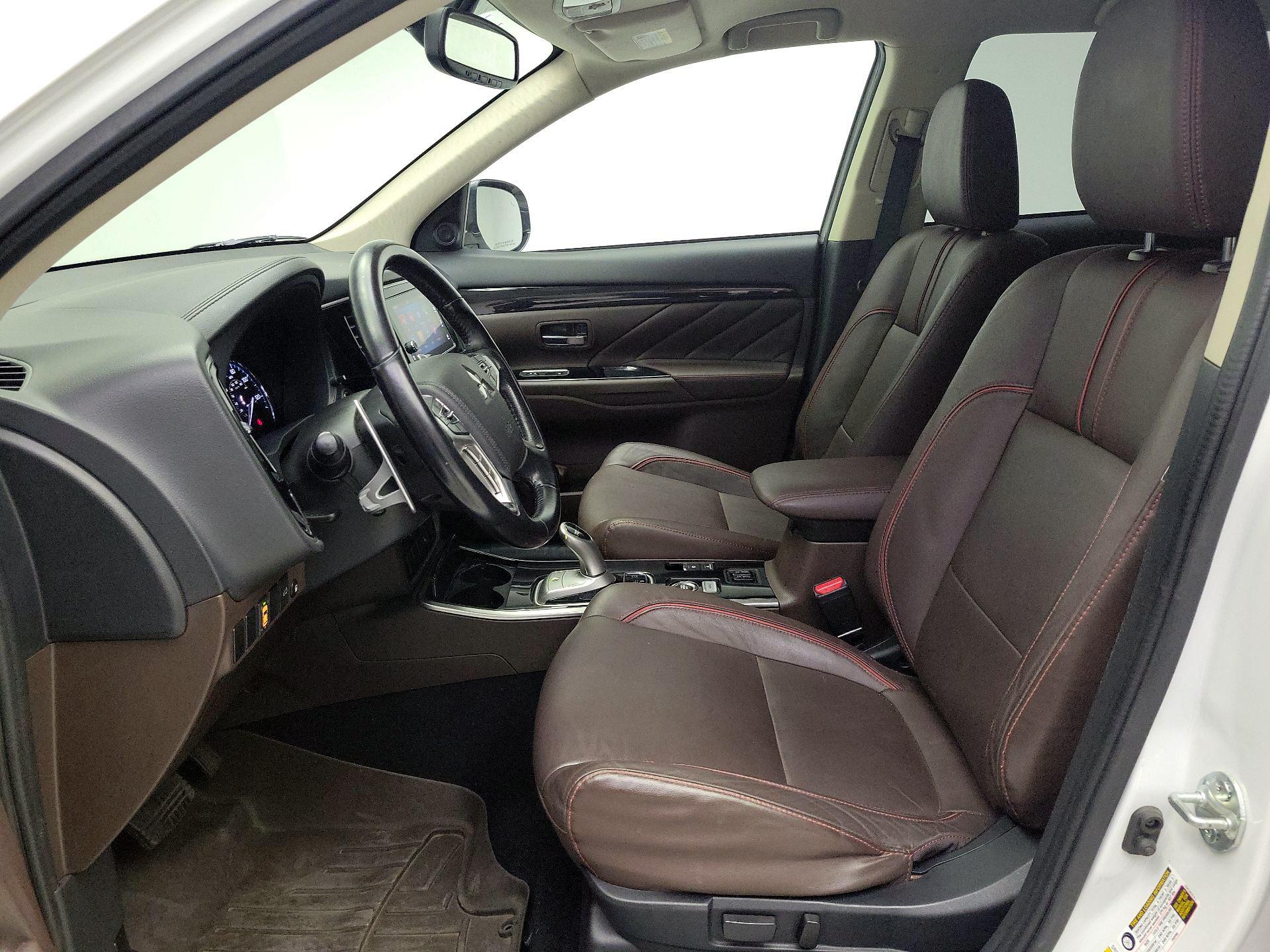 Thumbnail: 2018 Mitsubishi Outlander - 11