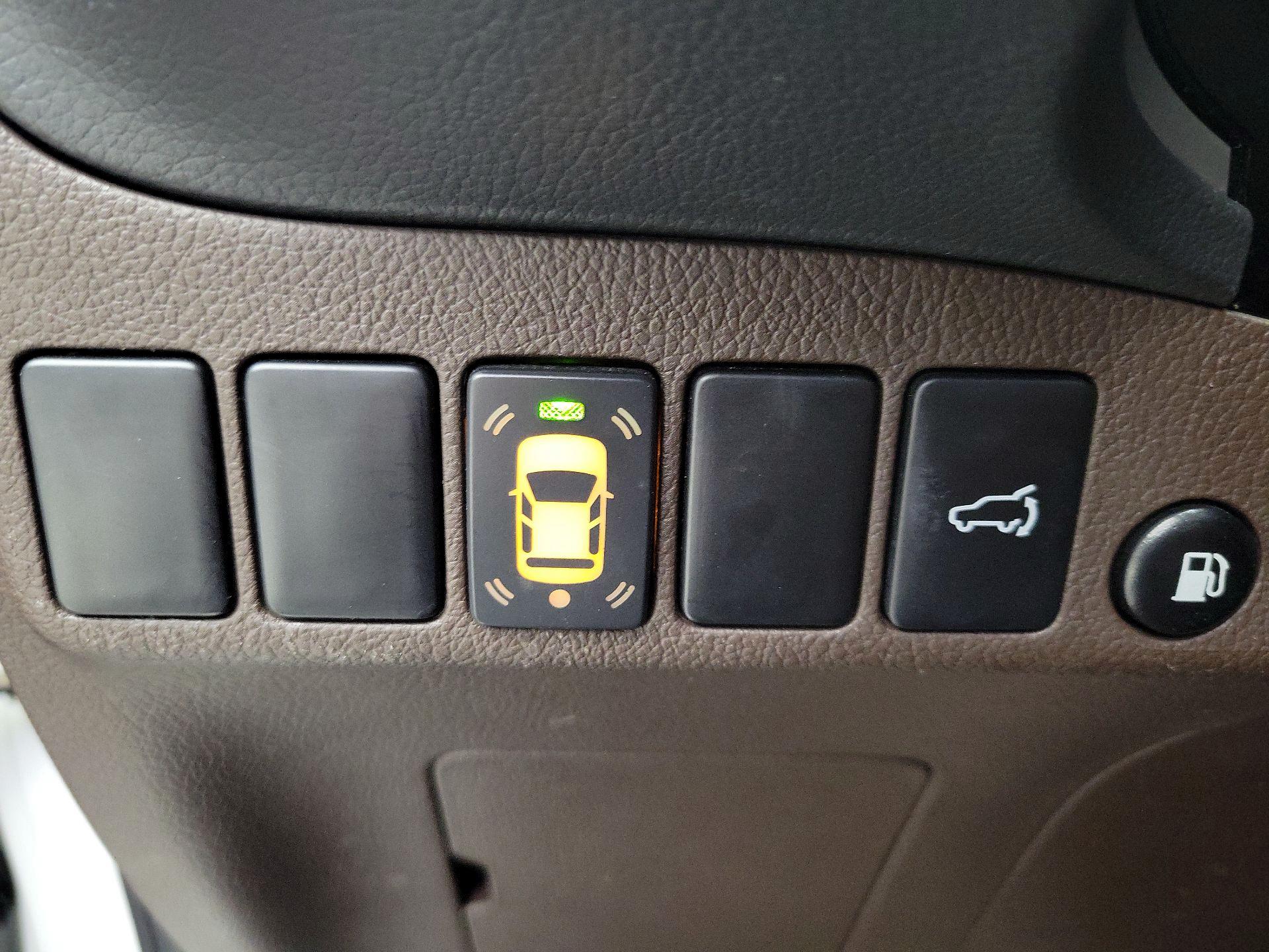 Thumbnail: 2018 Mitsubishi Outlander - 13