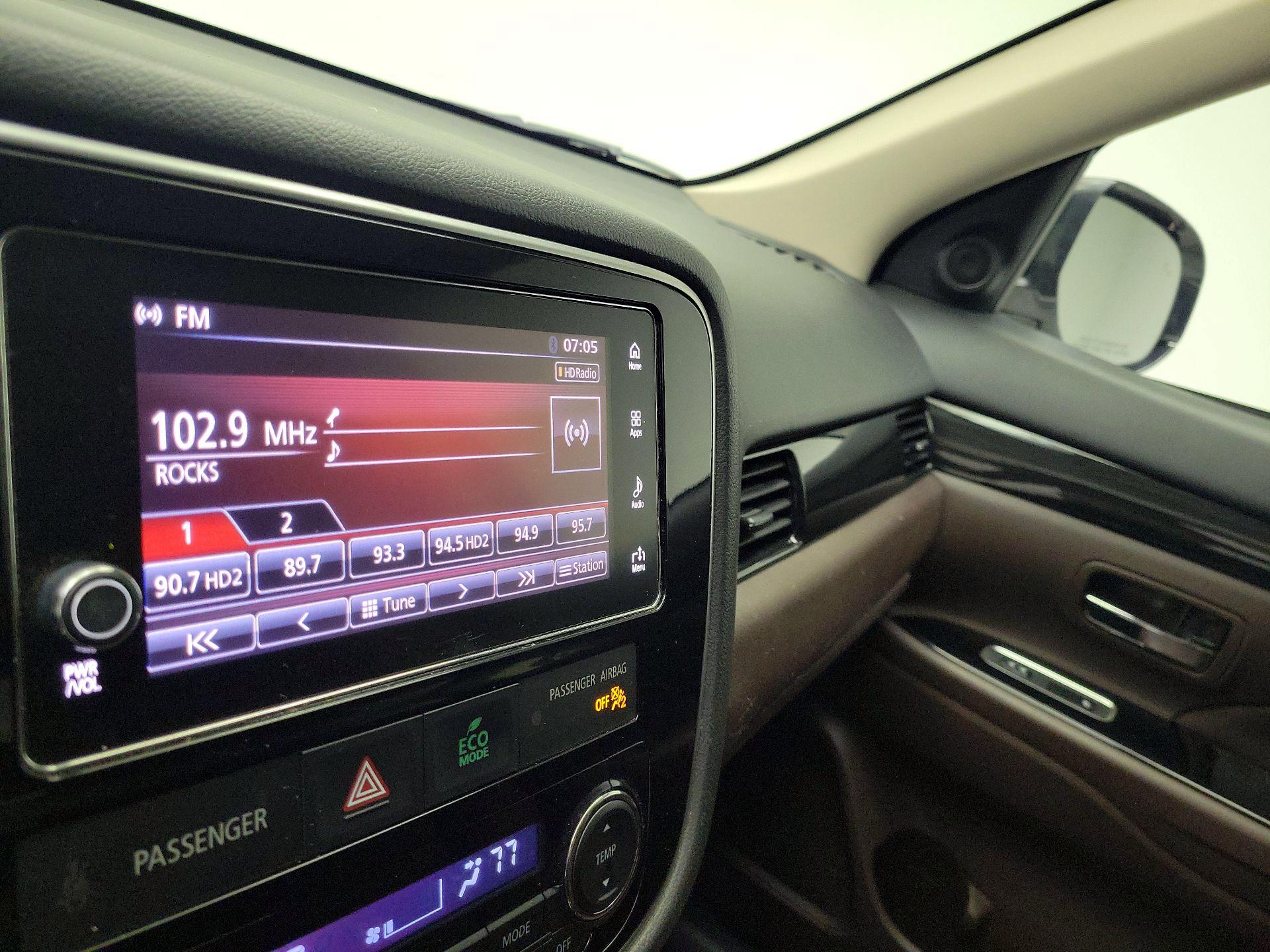 Thumbnail: 2018 Mitsubishi Outlander - 15