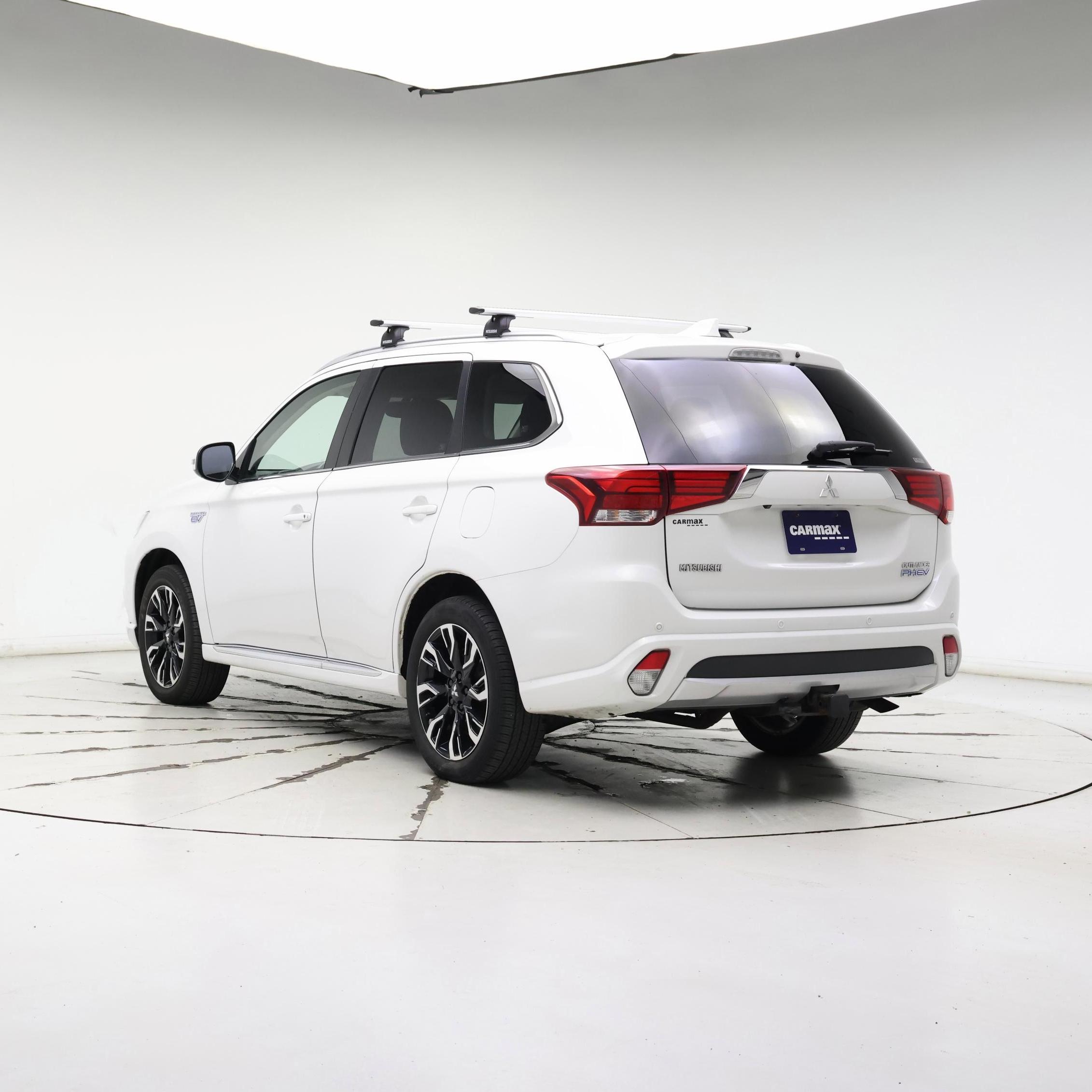Thumbnail: 2018 Mitsubishi Outlander - 2