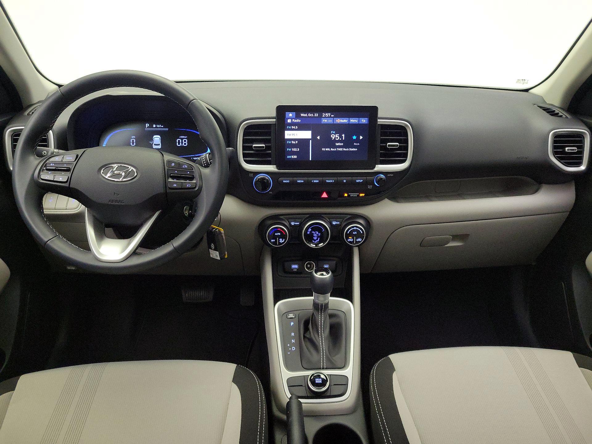 Thumbnail: 2023 Hyundai Venue - 9