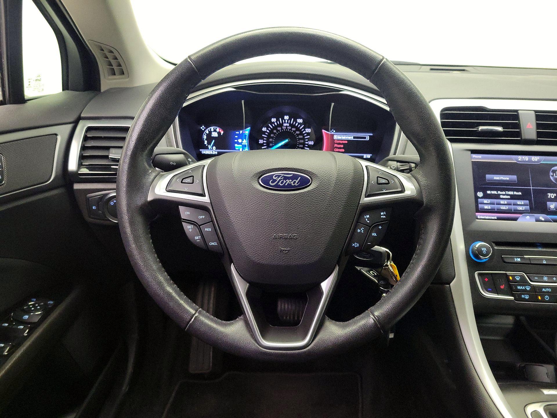 Thumbnail: 2016 Ford Fusion - 10