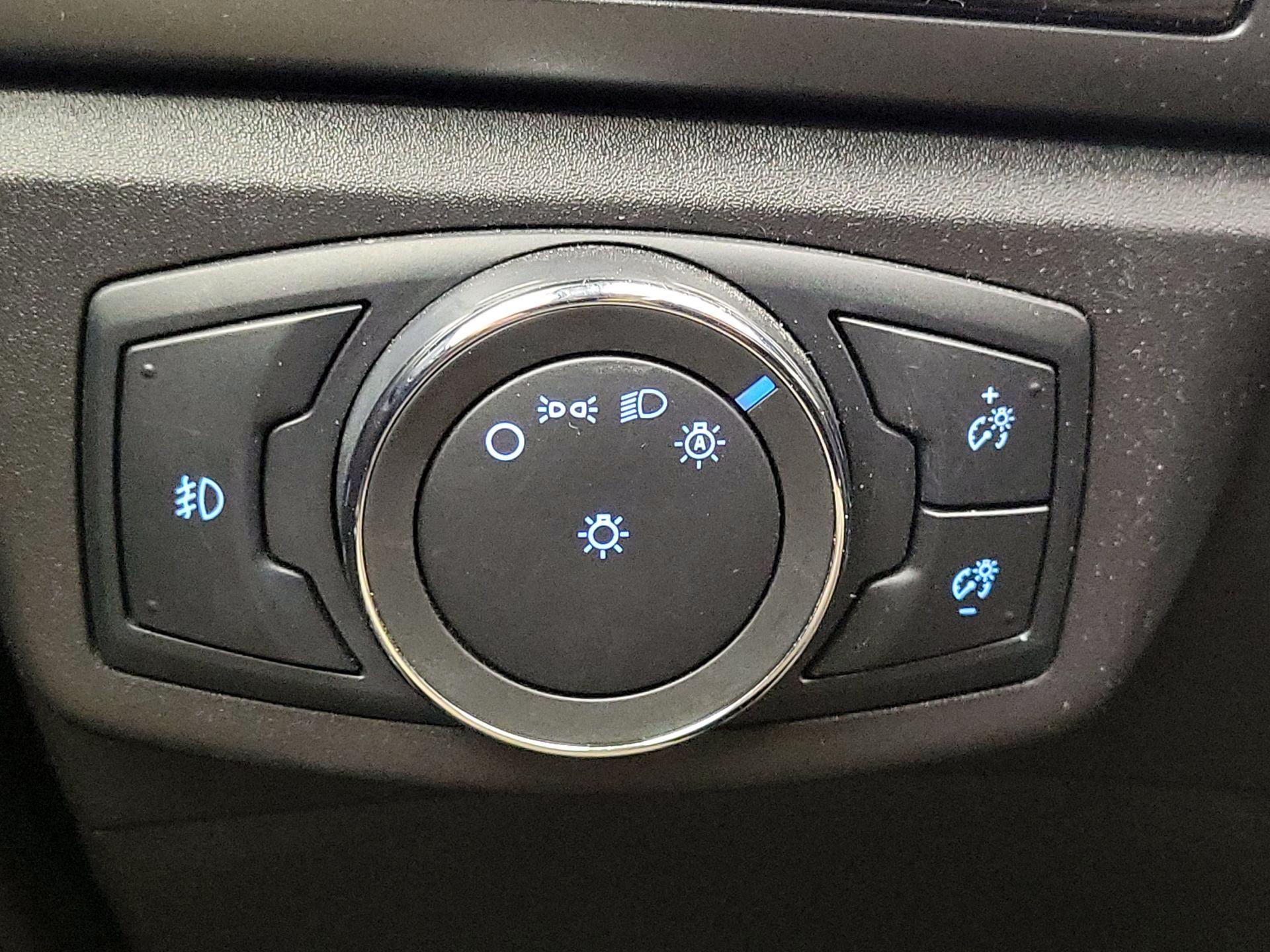 Thumbnail: 2016 Ford Fusion - 13