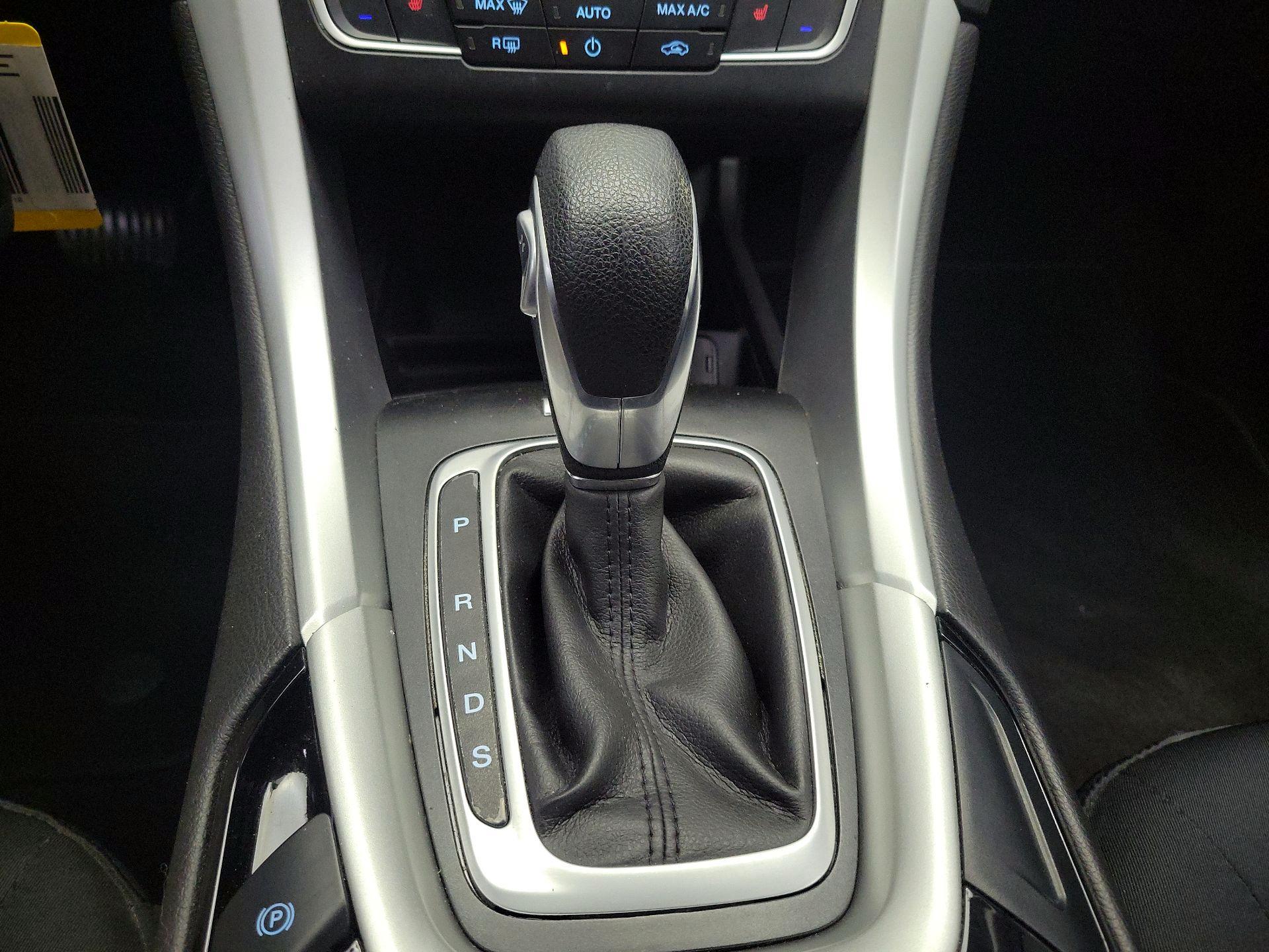 Thumbnail: 2016 Ford Fusion - 17