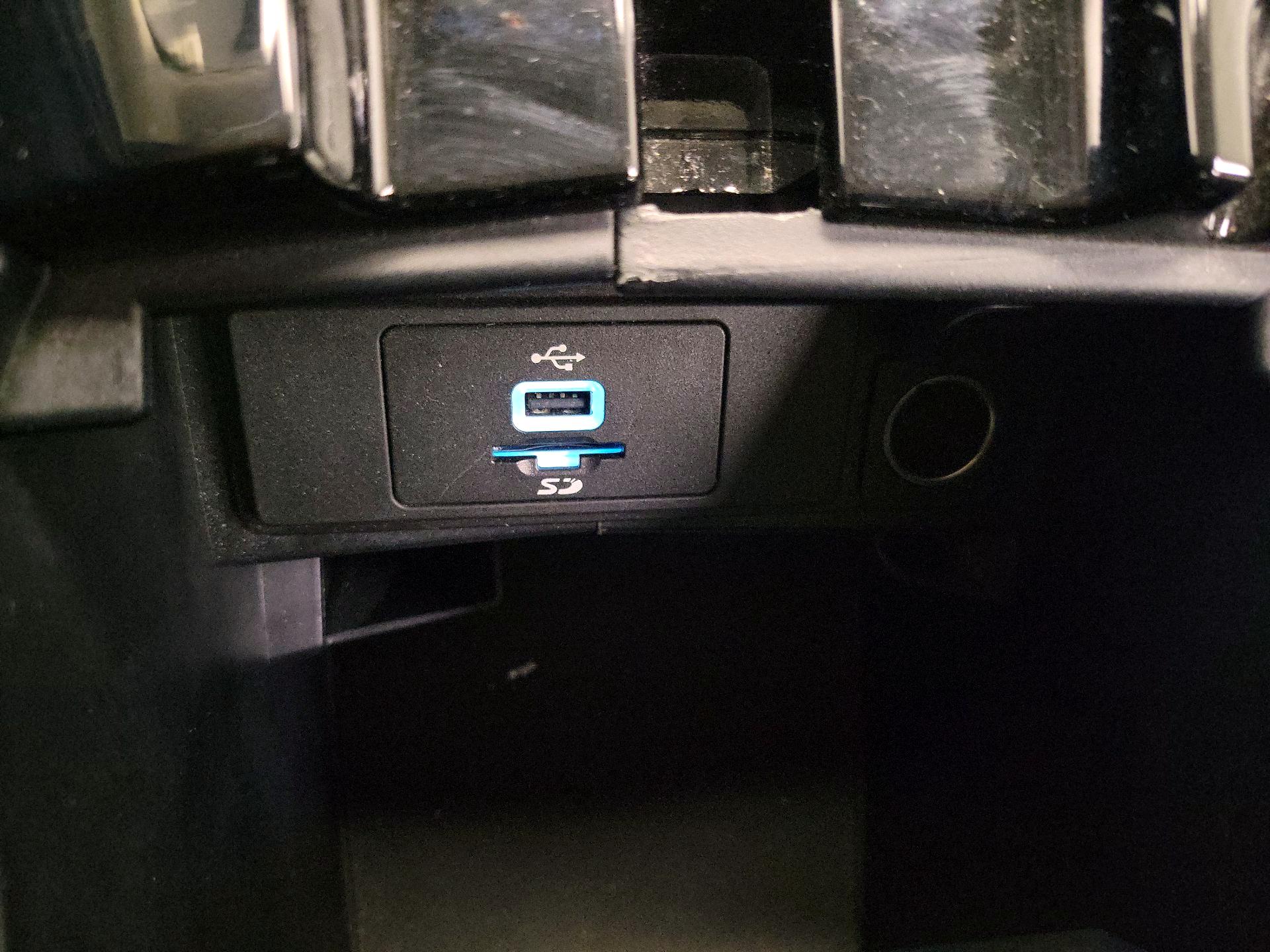 Thumbnail: 2016 Ford Fusion - 18