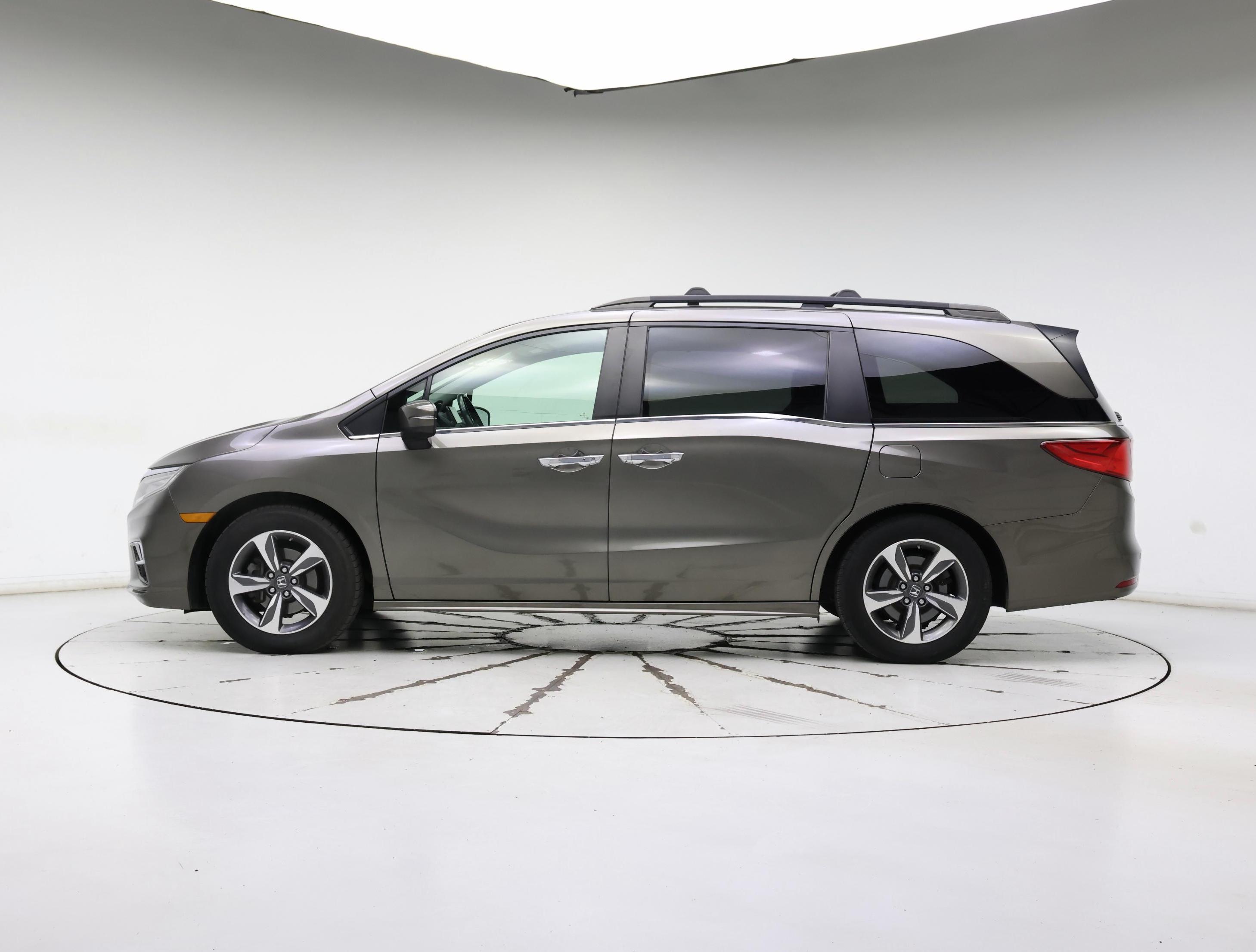 Thumbnail: 2018 Honda Odyssey - 3
