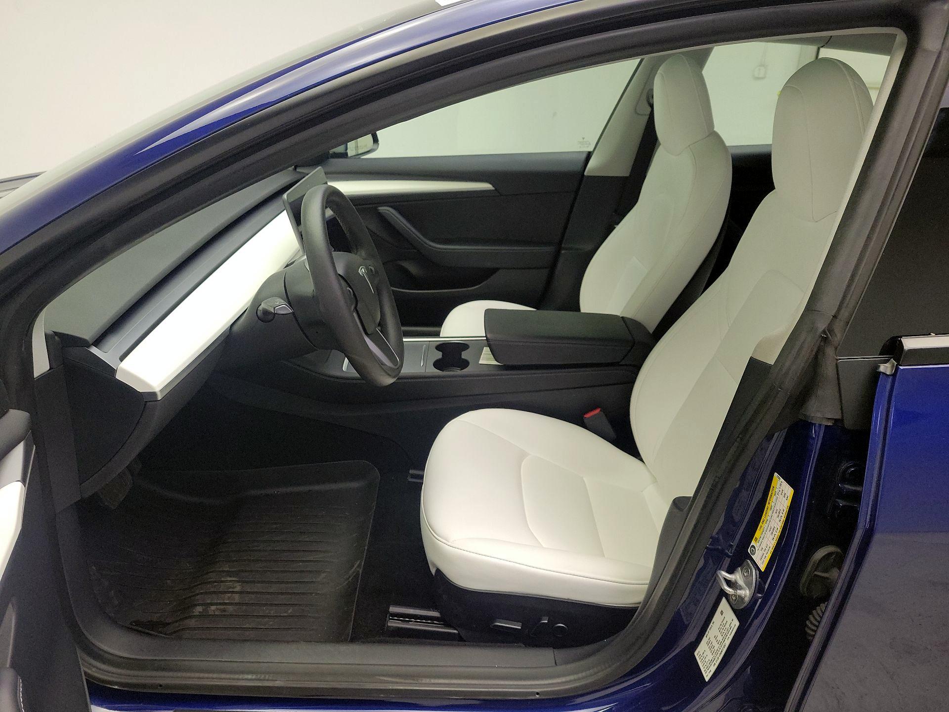 Thumbnail: 2022 Tesla Model 3 - 11