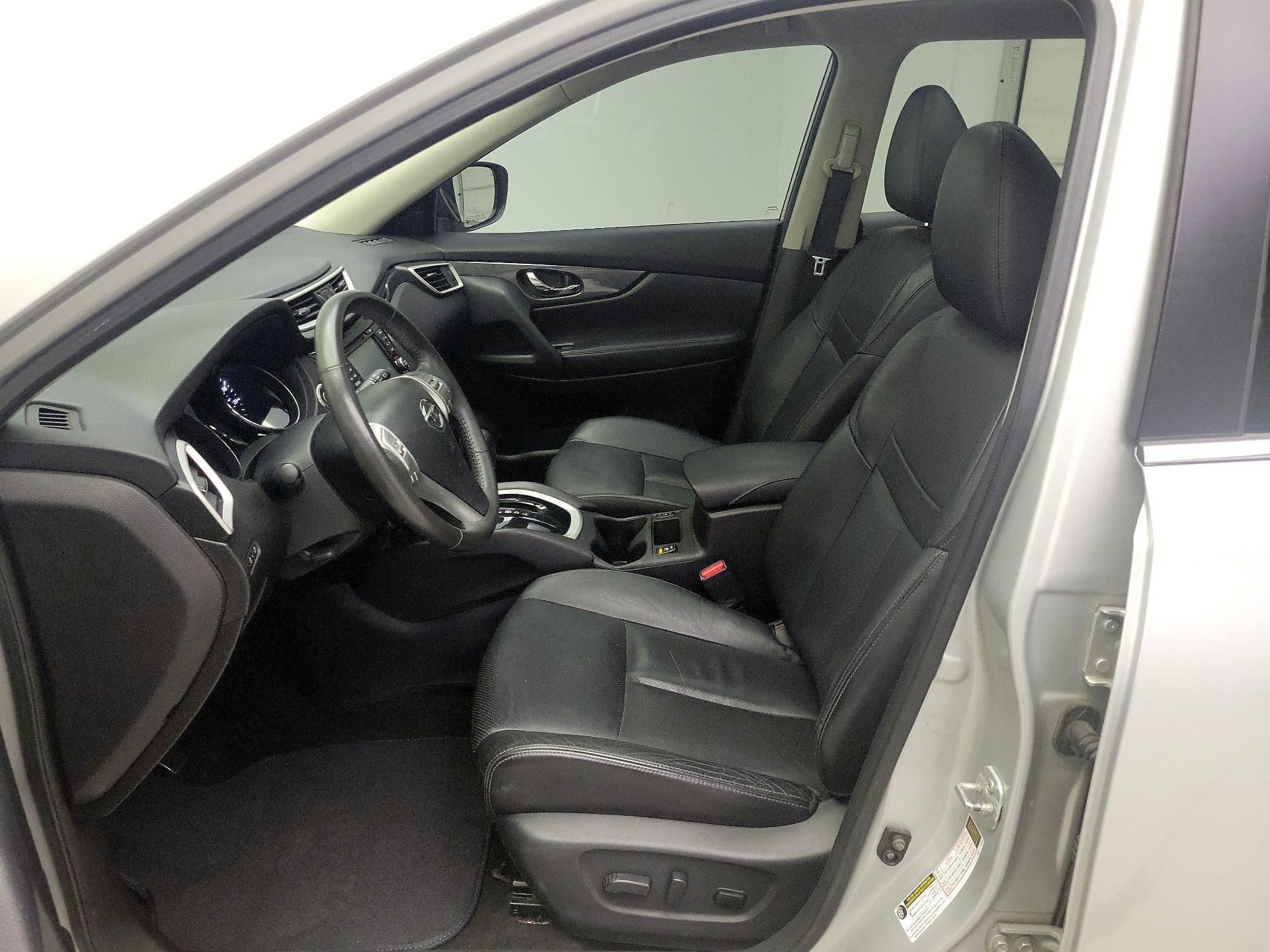 Thumbnail: 2015 Nissan Rogue - 11