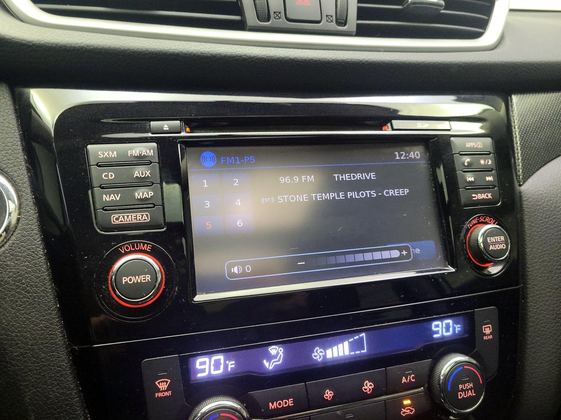 Thumbnail: 2015 Nissan Rogue - 16