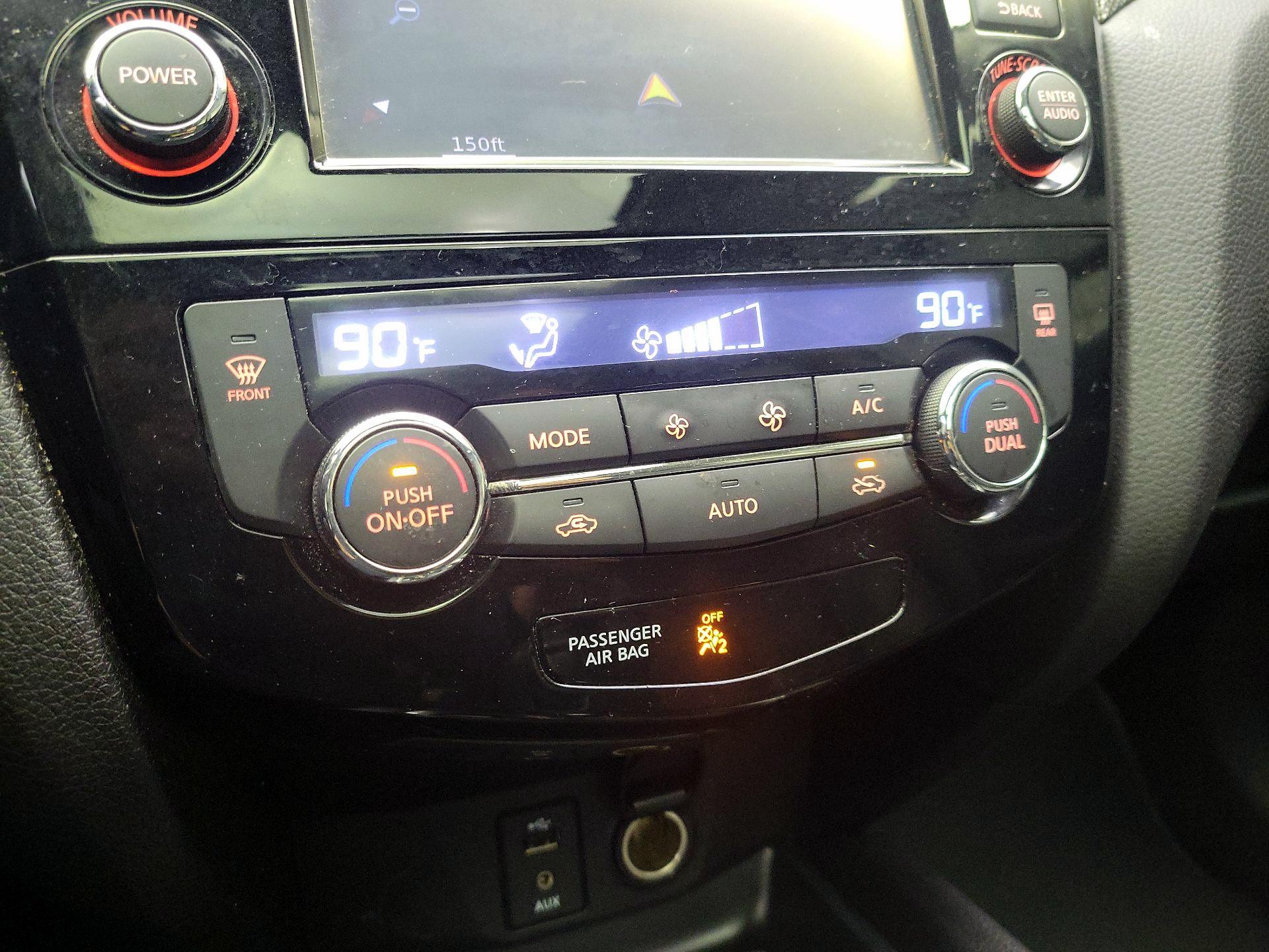 Thumbnail: 2015 Nissan Rogue - 17