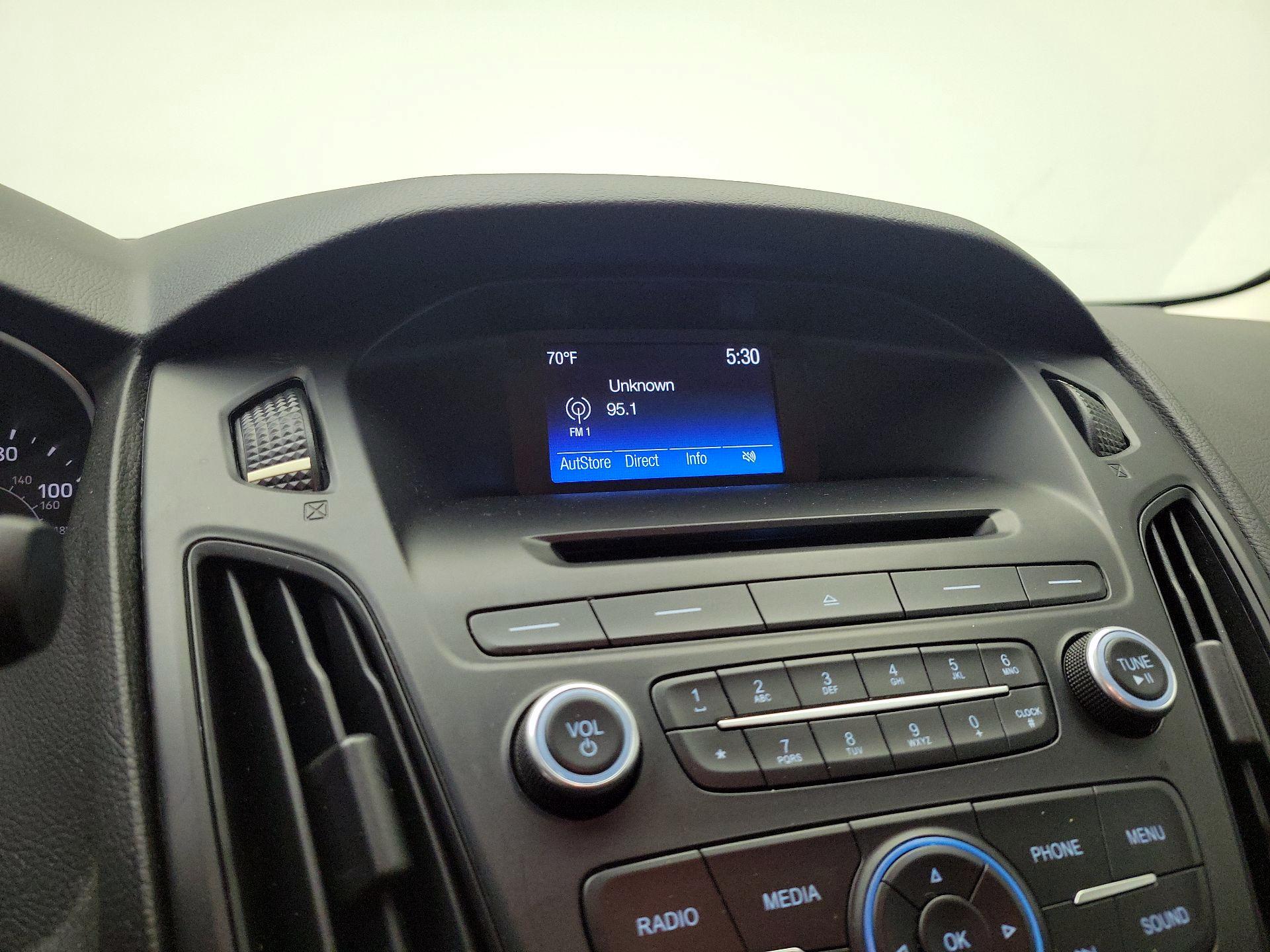 Thumbnail: 2017 Ford Focus - 15